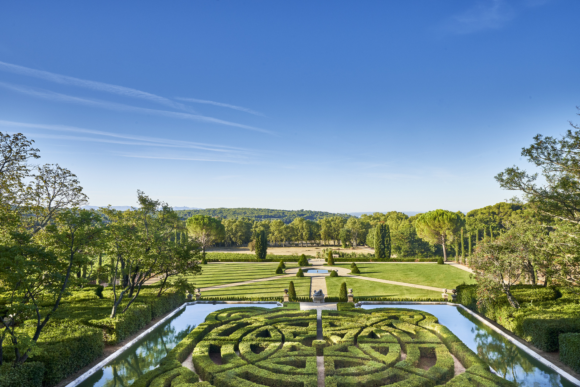 Château de la Gaude 历史遗产级的美丽法式花园。