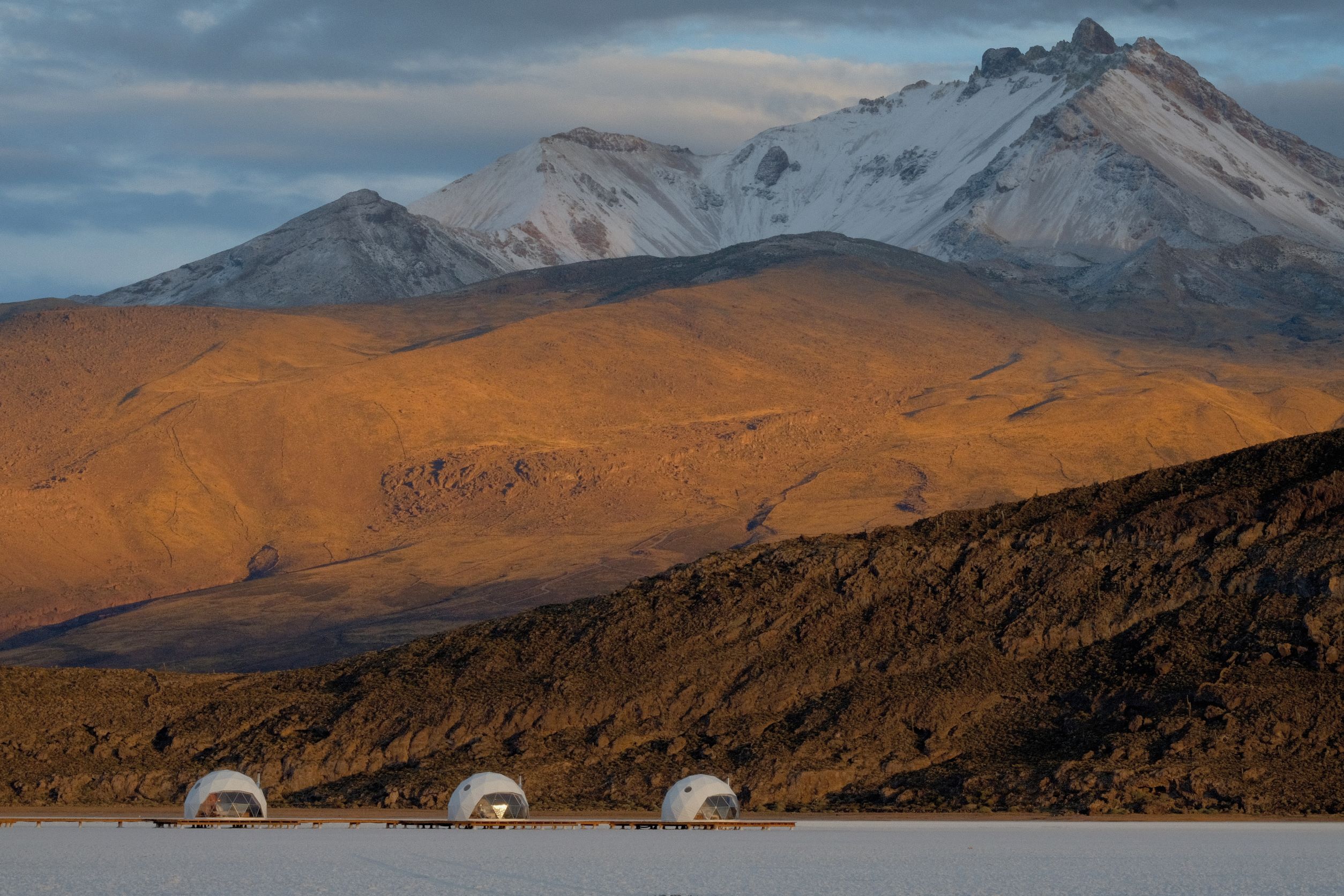 位於 Tunupa Volcano 山腳下的 Kachi Lodge，遠離人群，享有最遺世獨立的高原鹽湖風光。