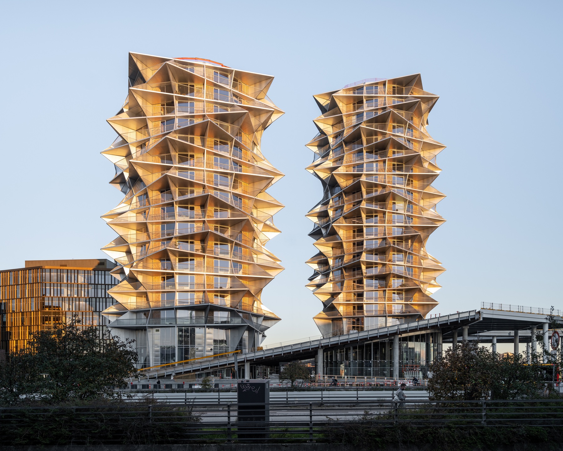 由两座塔楼组成的 Kaktus Towers，以如同仙人掌般的雕塑式建筑设计，改写哥本哈根的天际线。