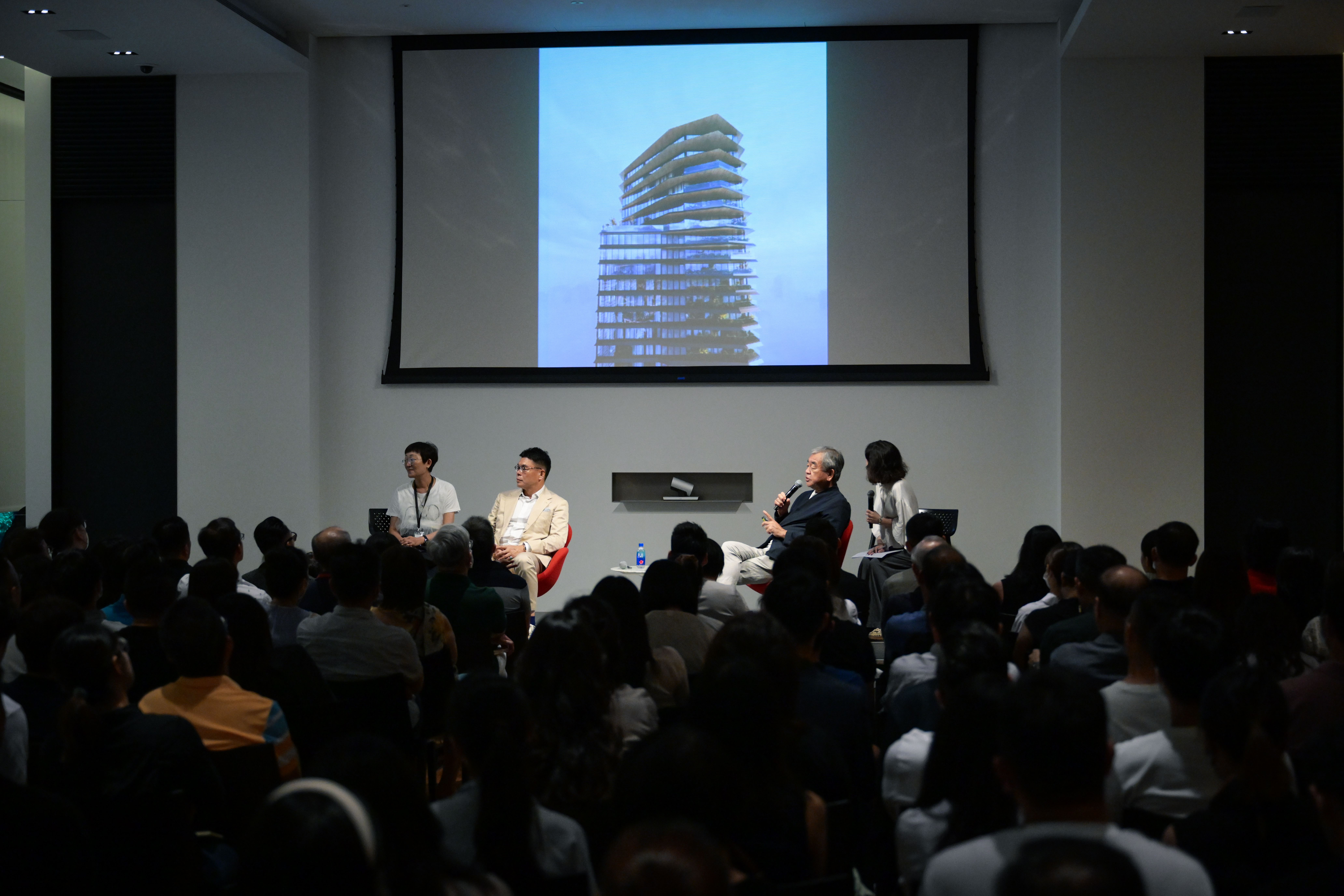 建築大師隈研吾來台，暢談地標級新作「聯聚中維大廈 Kuma Tower」 的規劃，與談會現場吸引數百名貴賓一起熱烈參與。