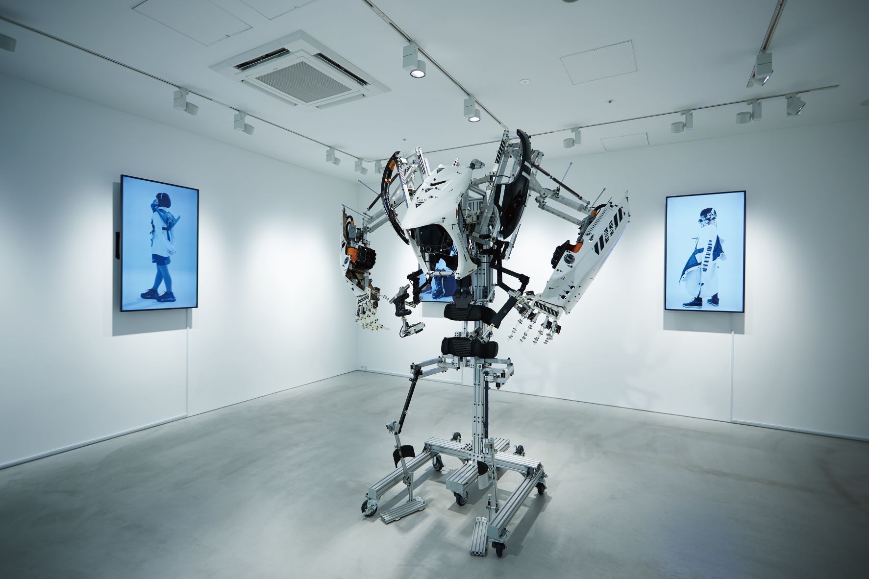 池内启人在东京的个展「Ikeuchi Hiroto Exhibition」1 月底落幕，是他历年来规模最大的展览。
