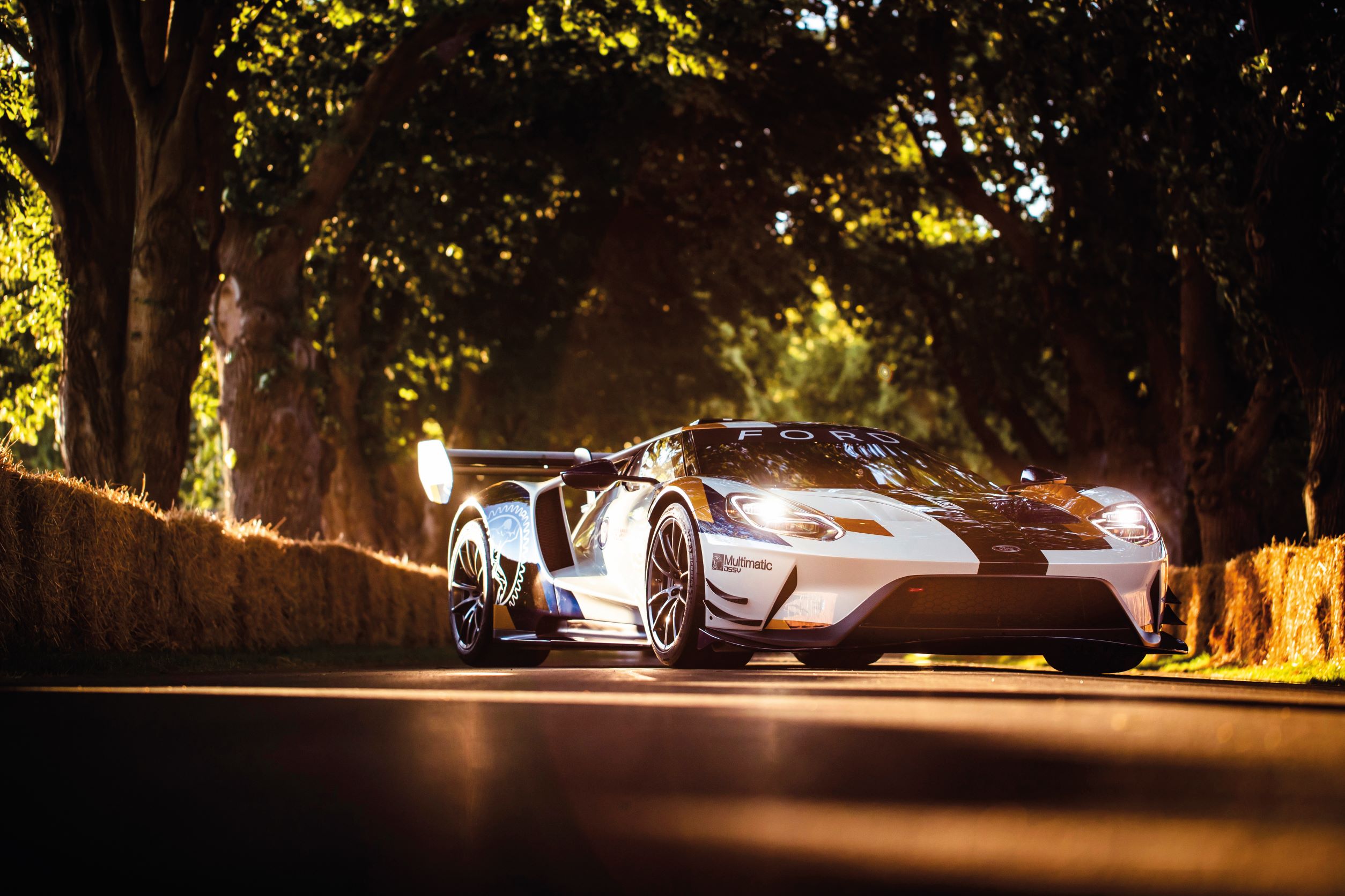 FORD GT