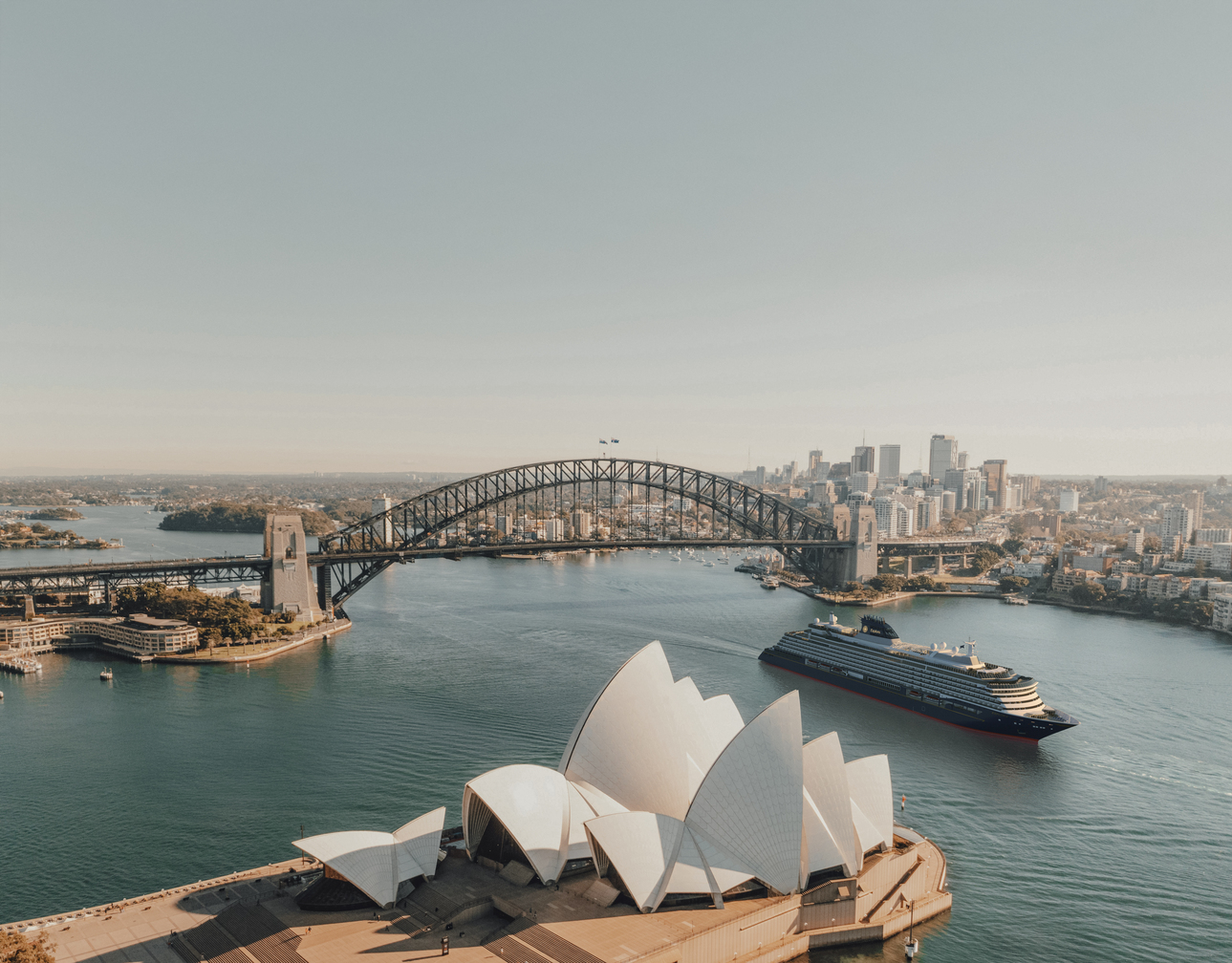 横跨四大洲的海上壮游