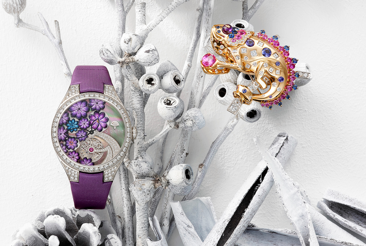 Graff Floral 鑽石腕錶。 Van Cleef & Arpels Chameleons 玫瑰金與白 K 金彩色寶石和鑽石胸針。