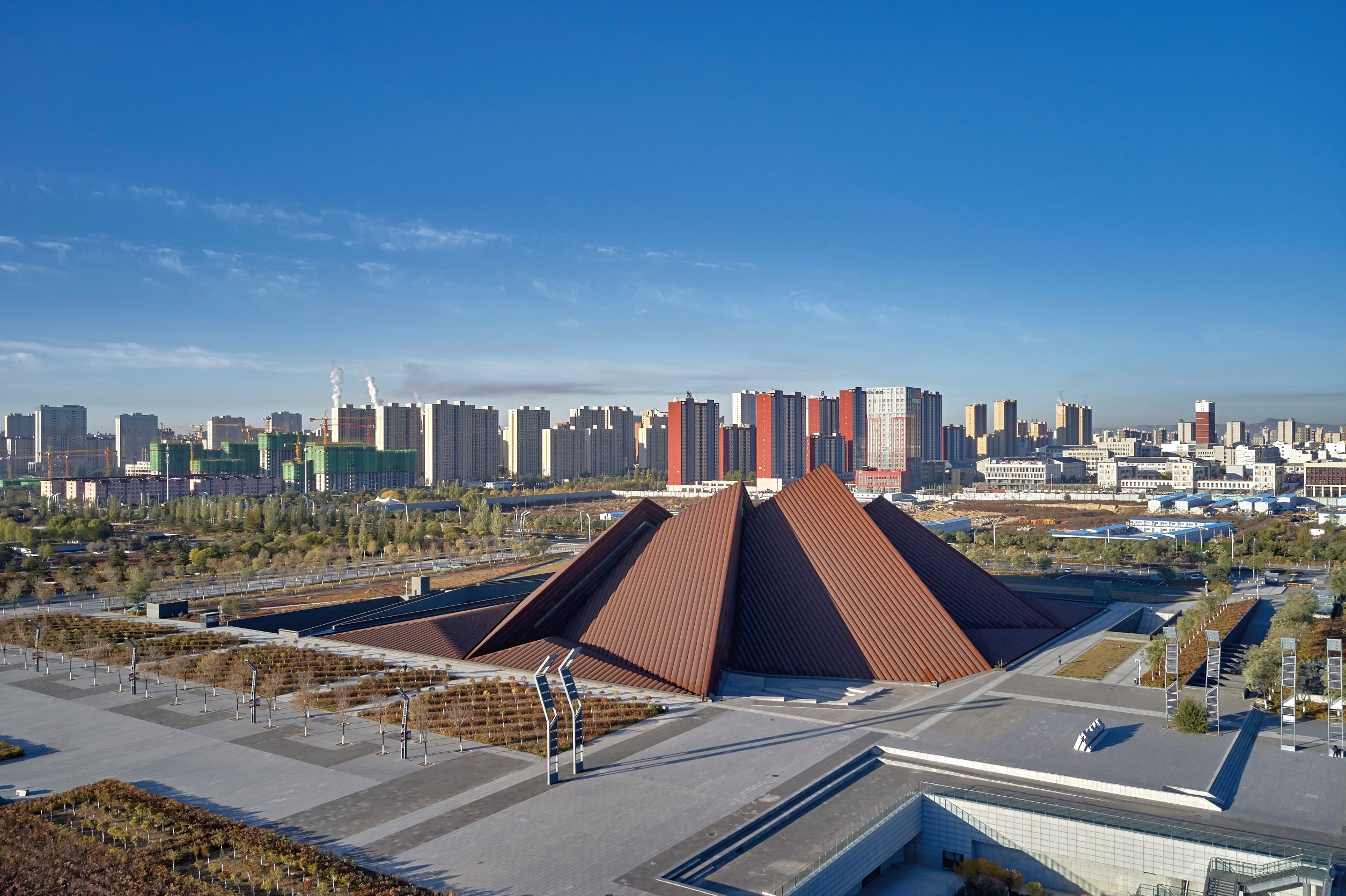 MUSEUM GLOBAL: DATONG ART MUSEUM 全球新文化据点 - 如群山层叠的美术馆建筑