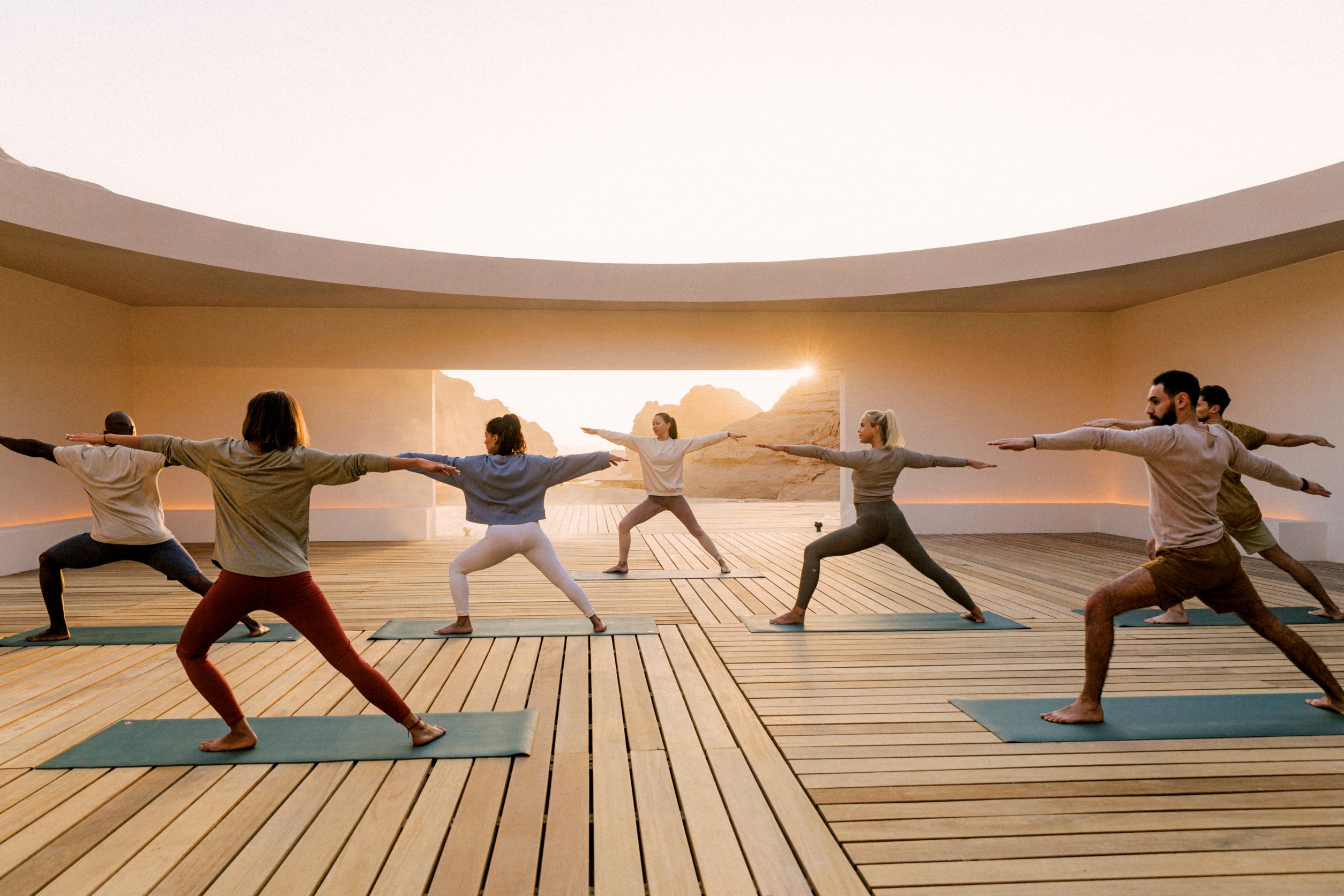 Habitas AlUla 優美的露天瑜珈教室，讓遊客能一邊練習瑜珈，一邊感受來自原始漠地的能量。
