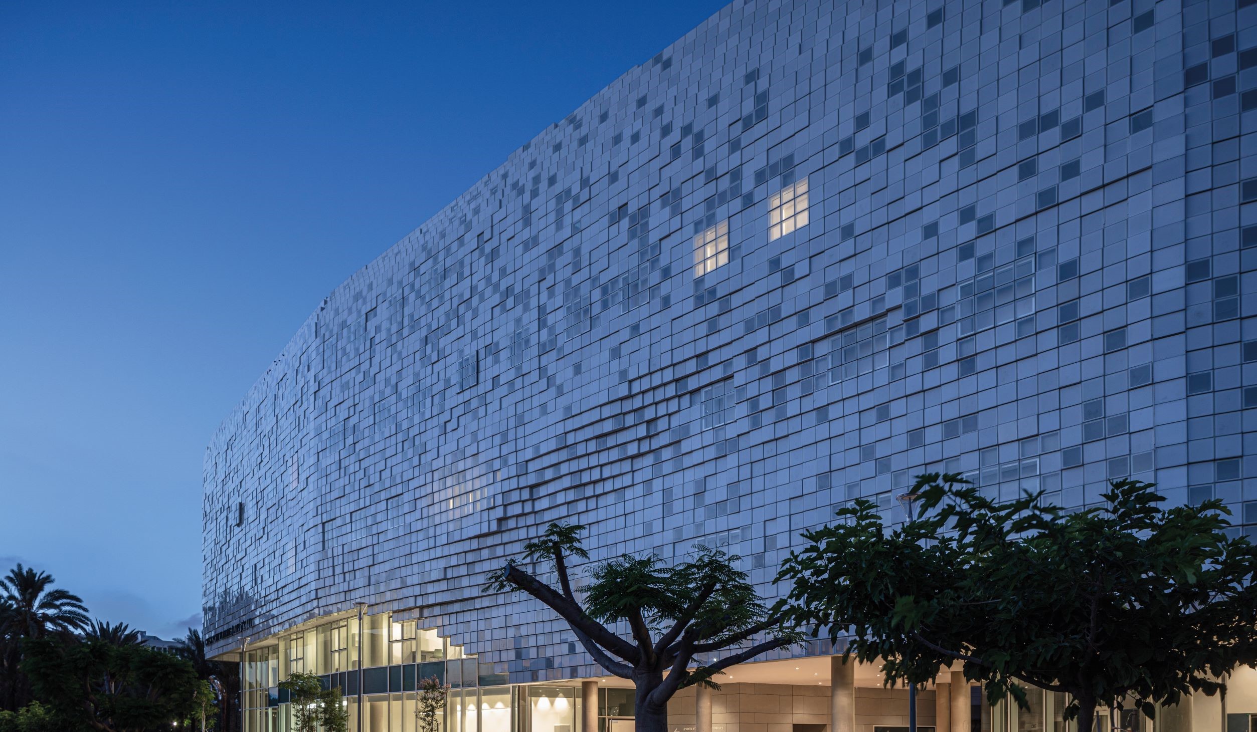NEW MODERN SCHOOL BUILDINGS: CHECKPOINT BUILDING TEL AVIV UNIVERSITY 全球新摩登校园 - 将数位点阵化为实体建筑