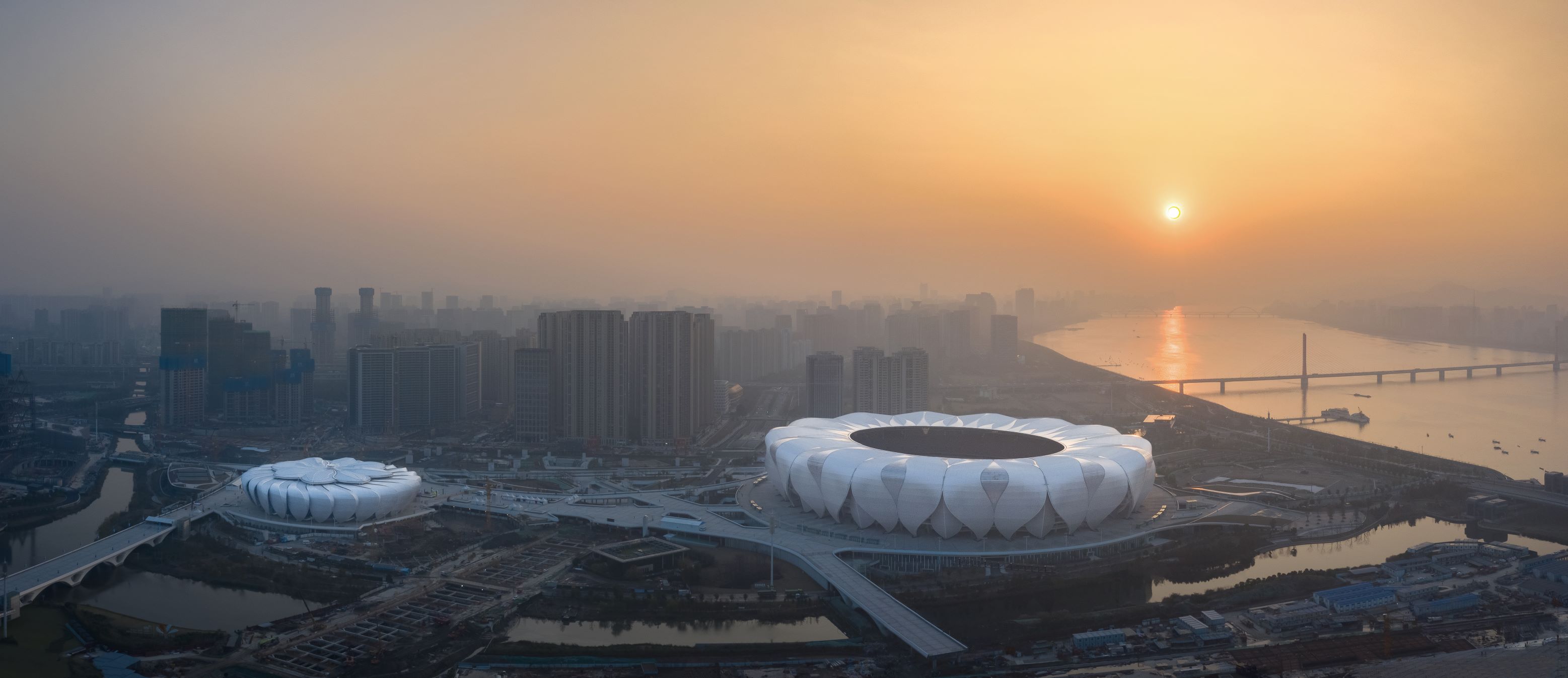 Next-Gen Stadiums: HANGZHOU OLYMPIC SPORTS CENTER 未来系体育场 - 以钢骨花瓣组合出的体育场