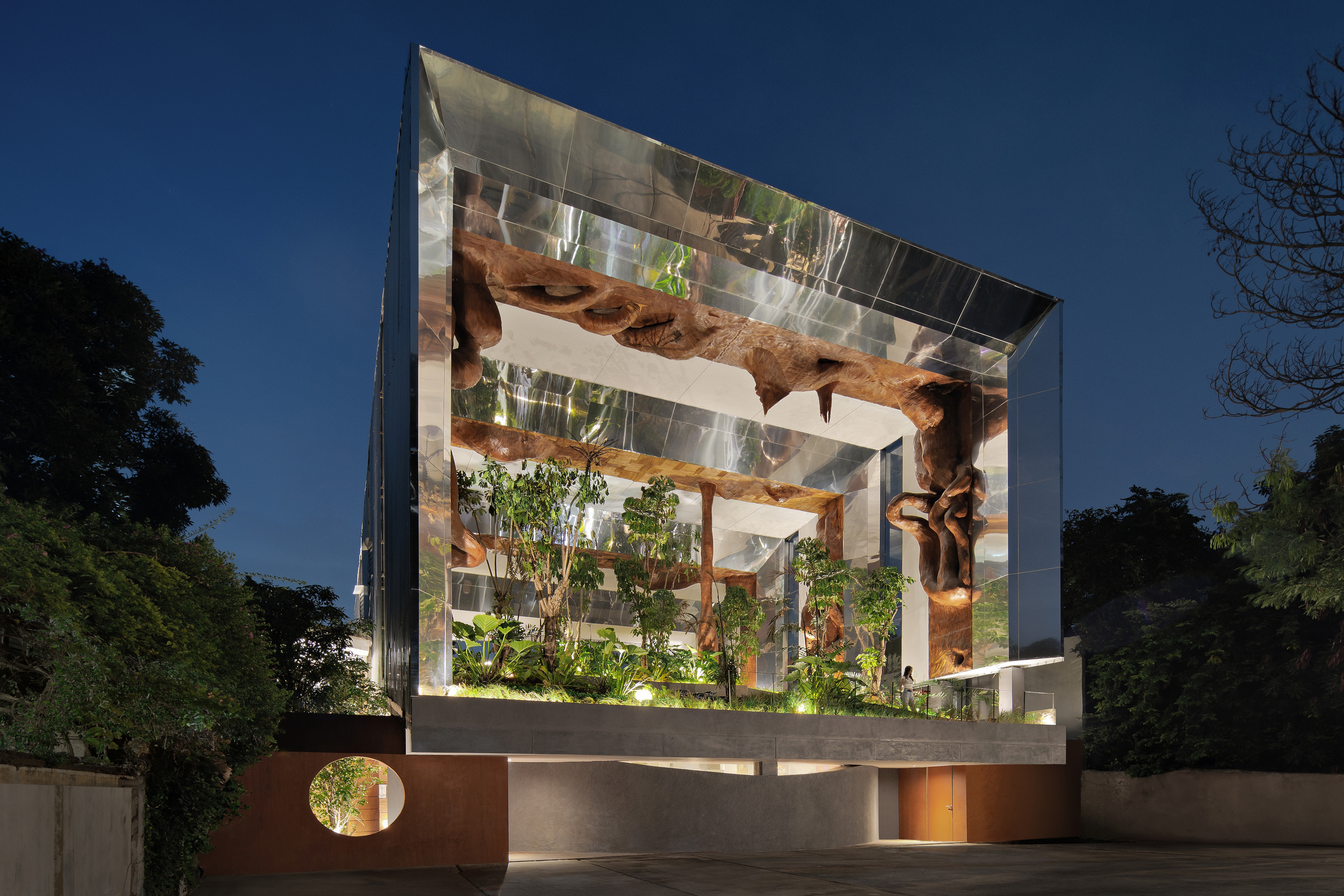 全球风格餐饮设计 - 立体画框中的咖啡花园
