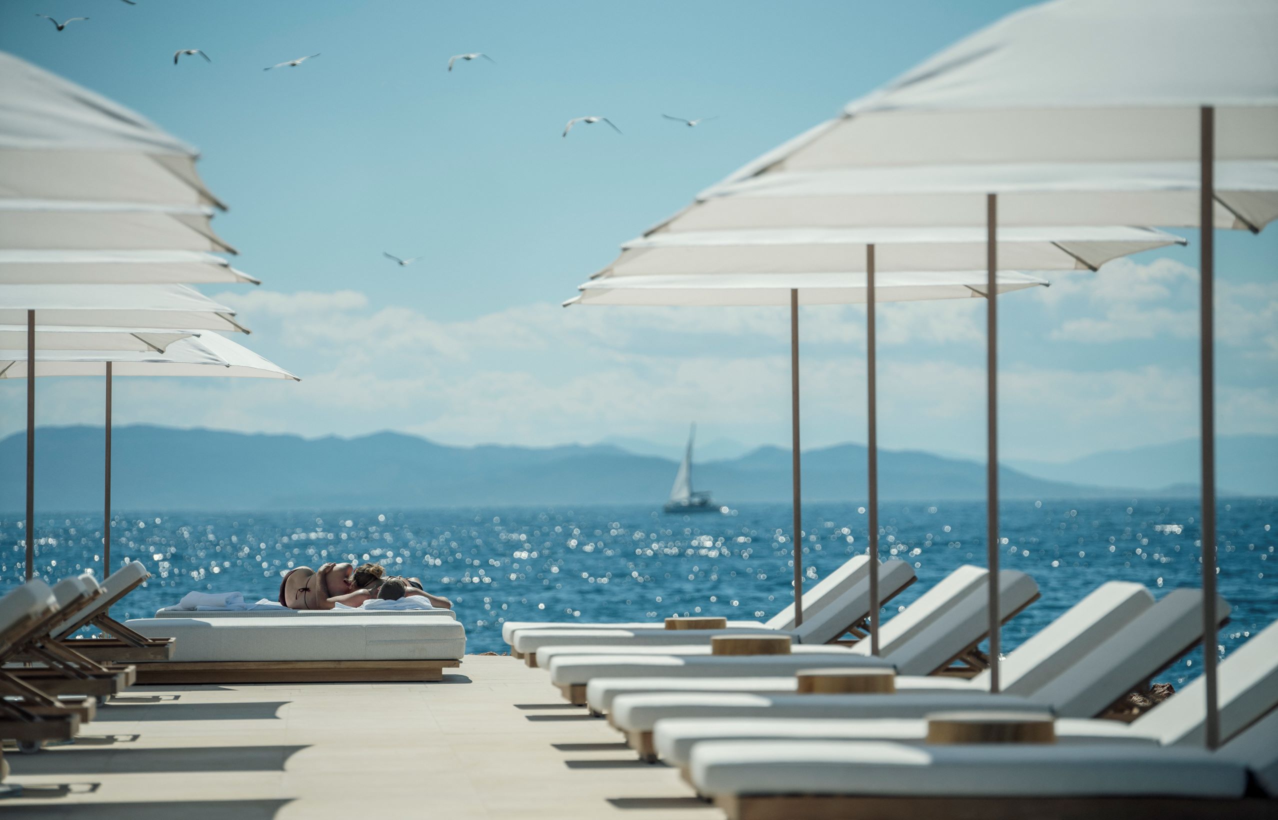 LUXURY ESCAPES LAUNCH IN 2019: FOUR SEASONS ASTIR PALACE ATHENS 假期中，預見奢華 - 20 世紀雅典旅遊風潮再現