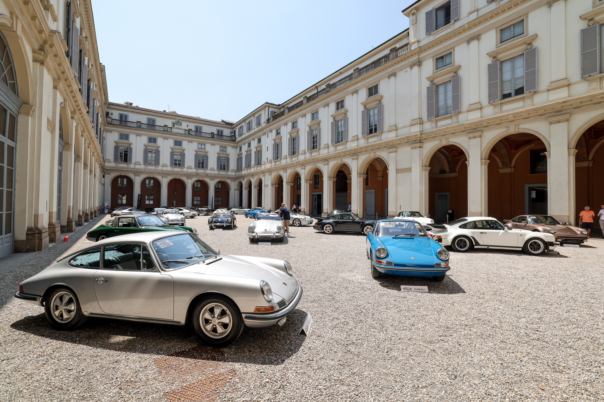 THE VISION OF RM SOTHEBY'S AUCTIONS 拍卖市场升温 RM Sotheby's 创佳绩