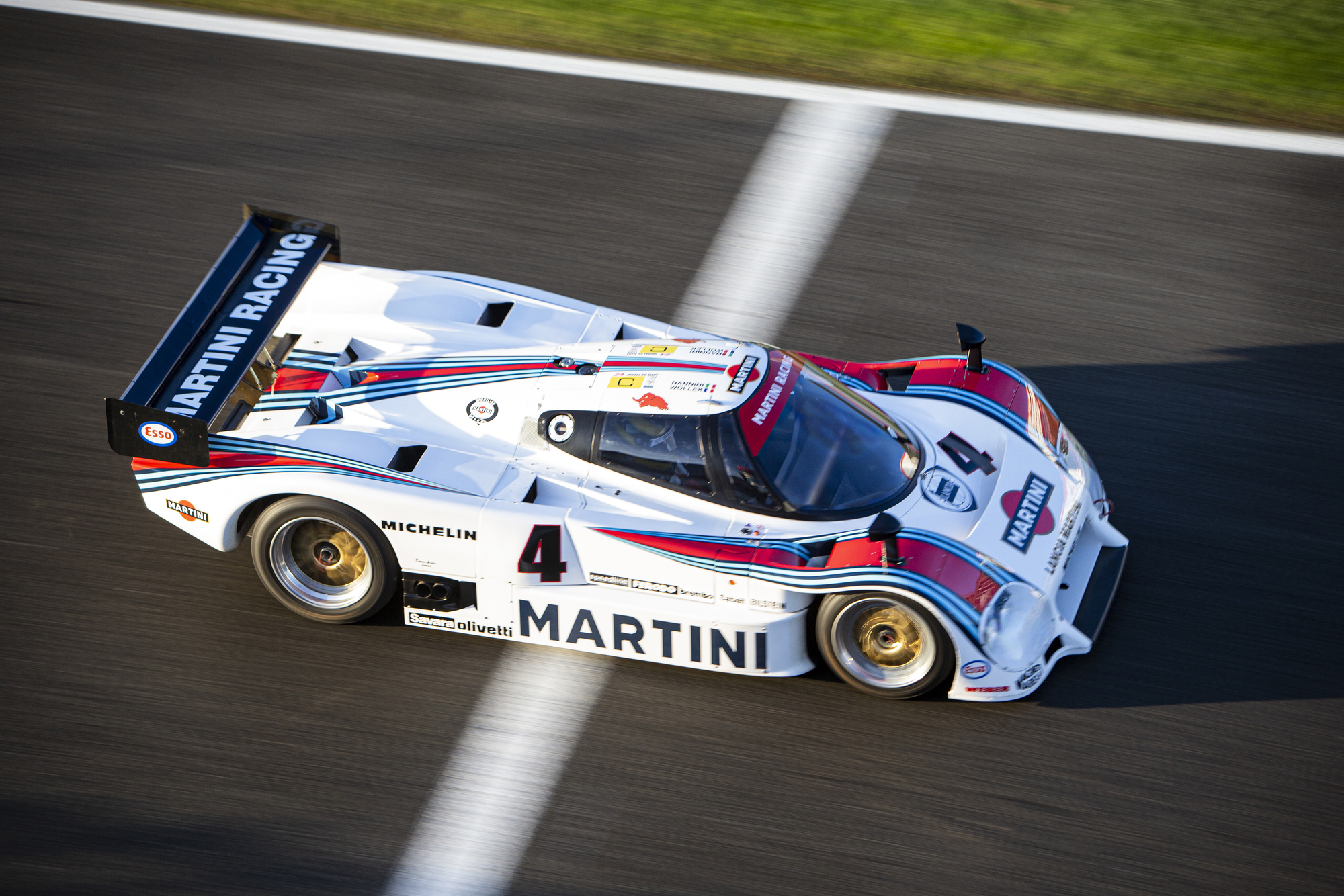 1984 Lancia LC2 装置 Ferrari 引擎，并曾拿下多项好成绩，具有重要历史地位。