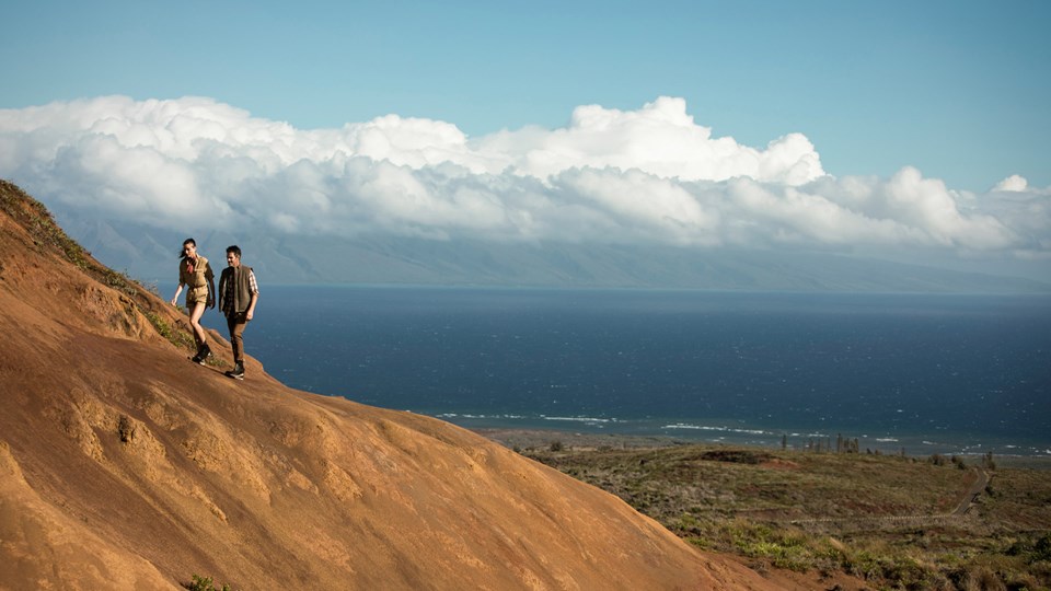 健行是探索拉奈島原始山海景觀的最佳方式。