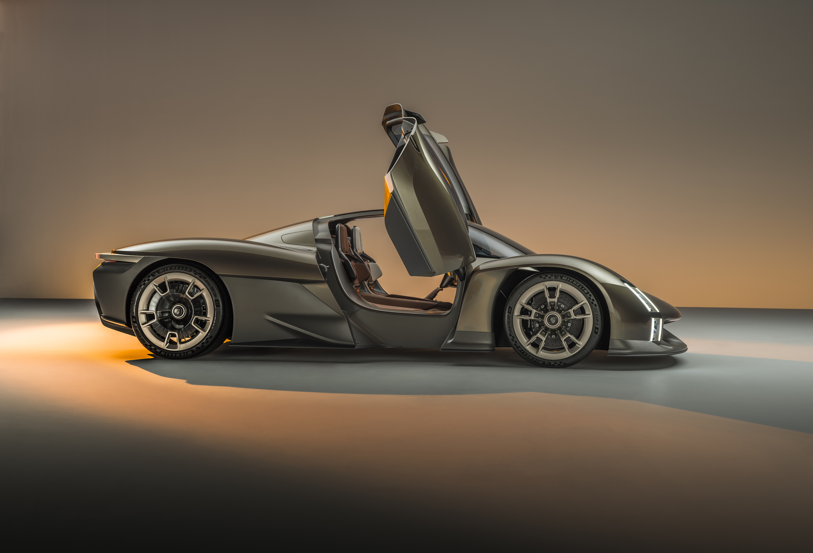 问世之后，Porsche Mission X 除了会成为品牌最强的电动跑车，也将为性能世界立下新的标竿。