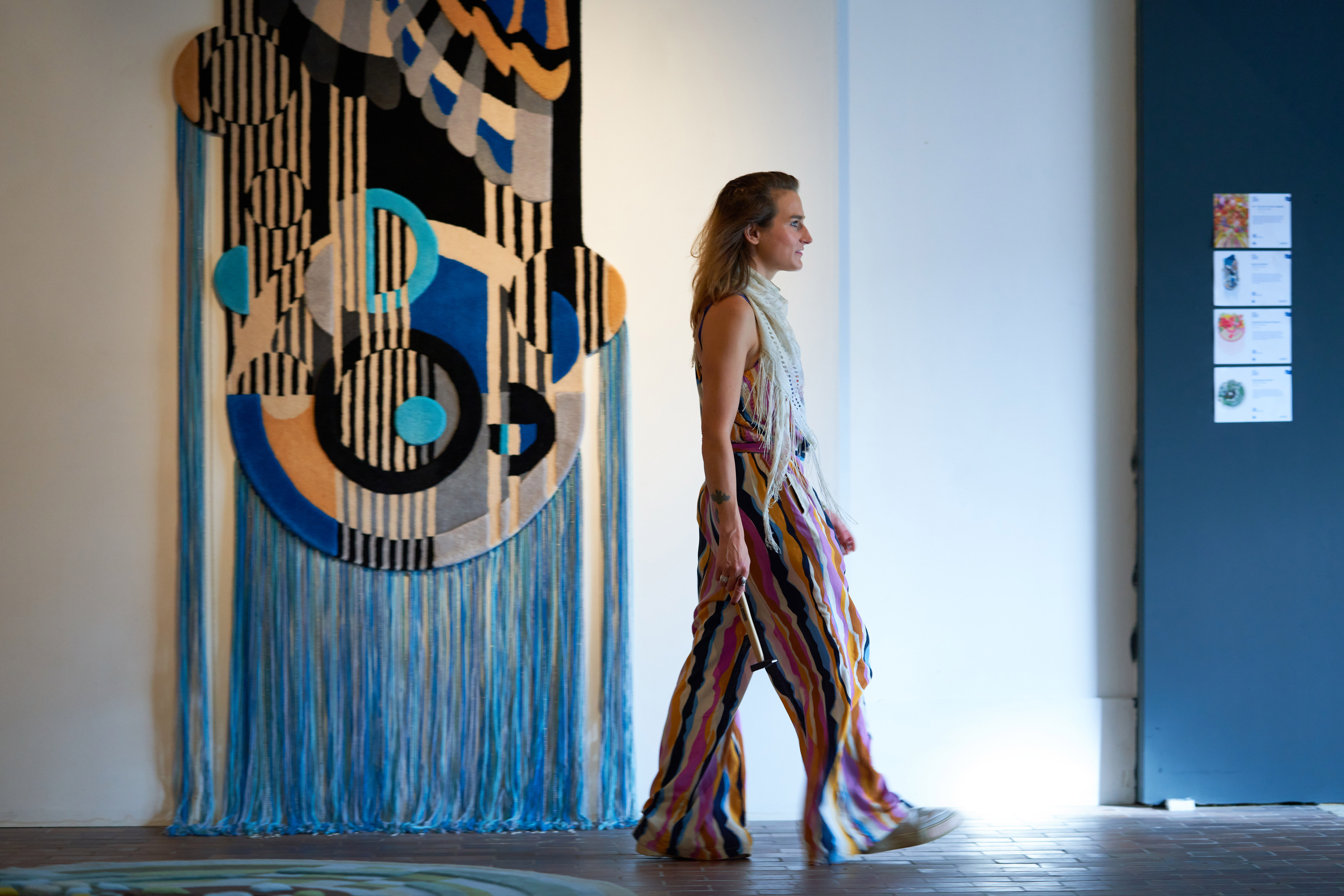 來自荷蘭的紡織印花設計師 Tjitske Storm，獨創編織藝術被視為 2023 年新生代荷蘭設計師代表。