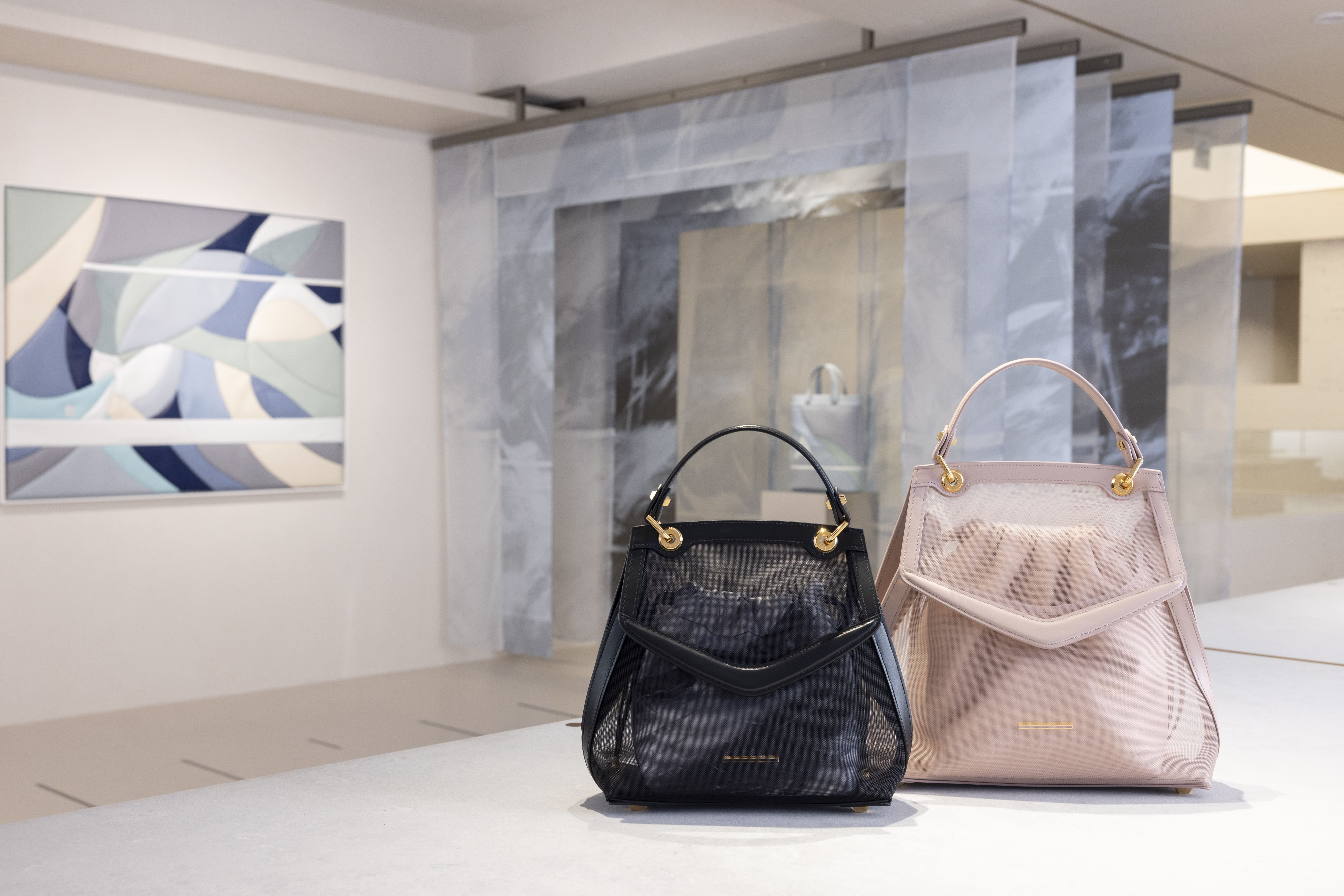 台北艺术概念店限定包款纱影情书包。