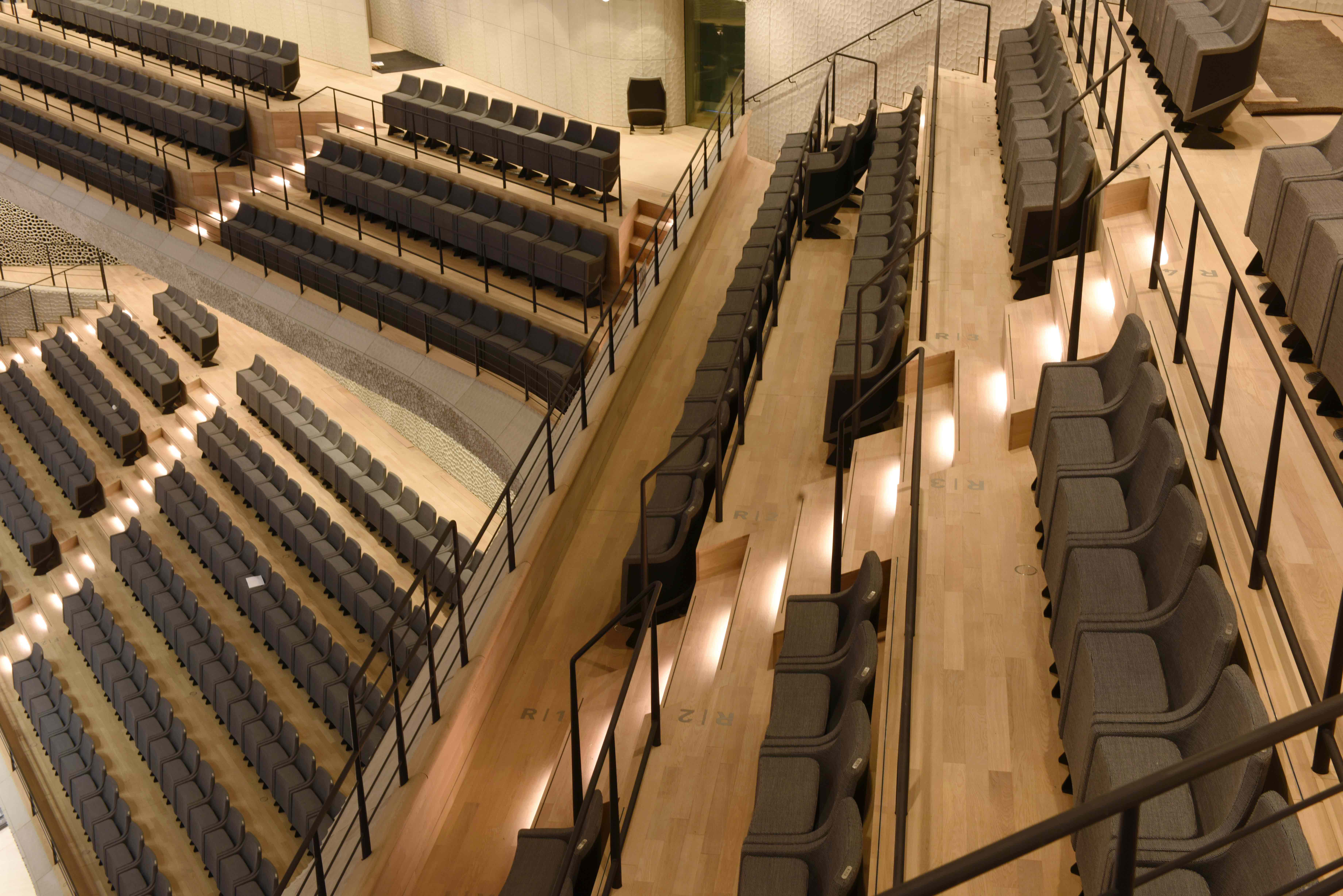 MODERN OPERA THEATRES: Elbphilharmonie Hamburg 劇院裡的藝術饗宴 - 承先啟後的水晶皇冠