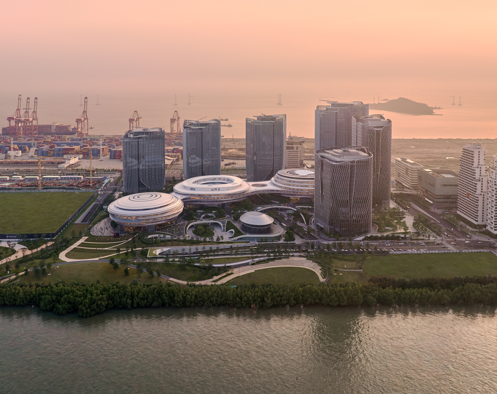 科技聚落新浪潮 - 云朵量体托起城市共享地景