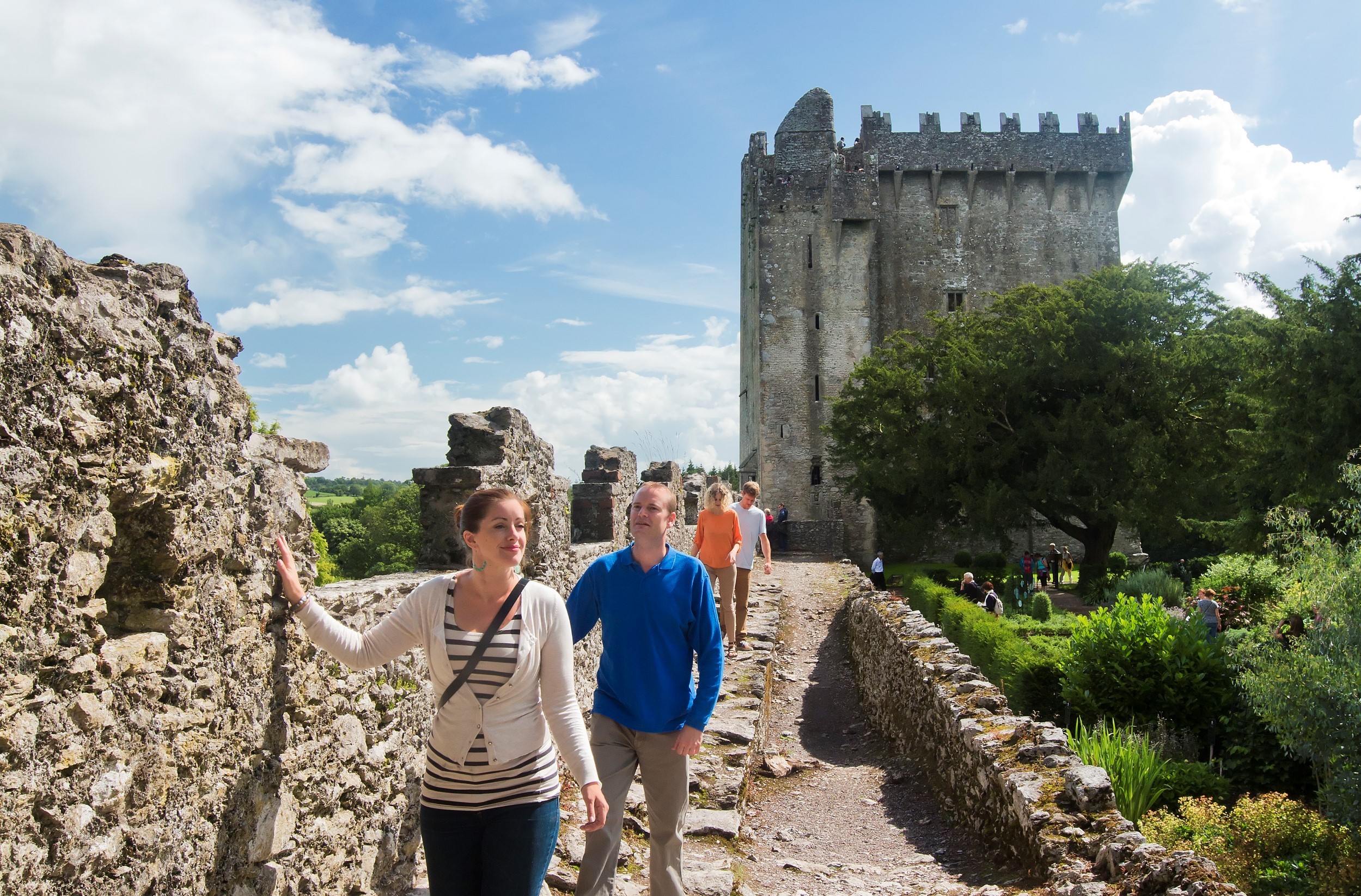 距離 Cork 市區 9 公里的 Blarney 城堡，是當地最受遊客歡迎的古蹟景點。