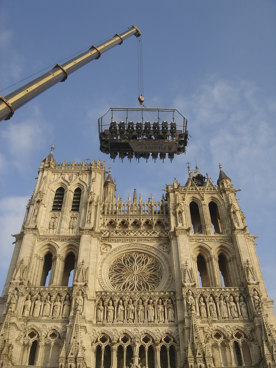 在空中欣賞法國的 Amiens 主教堂，絕對是一件令人難忘的獨特體驗。