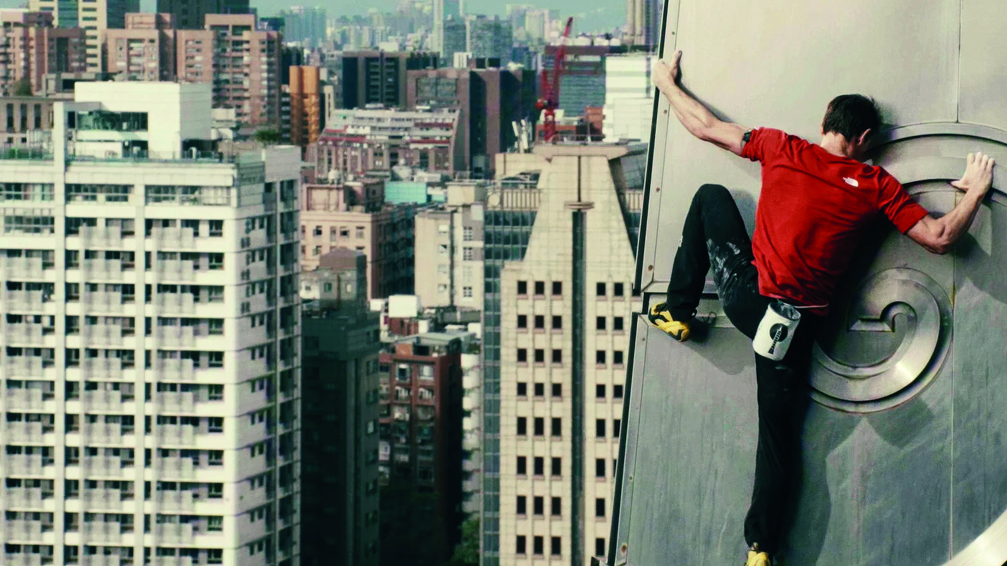 2026 年 Netflix 展现强大的技术野心，透过直播 Alex Honnold 攀登台北 101 等顶级赛事与纪实， 开拓全球体育直播的领先战场。