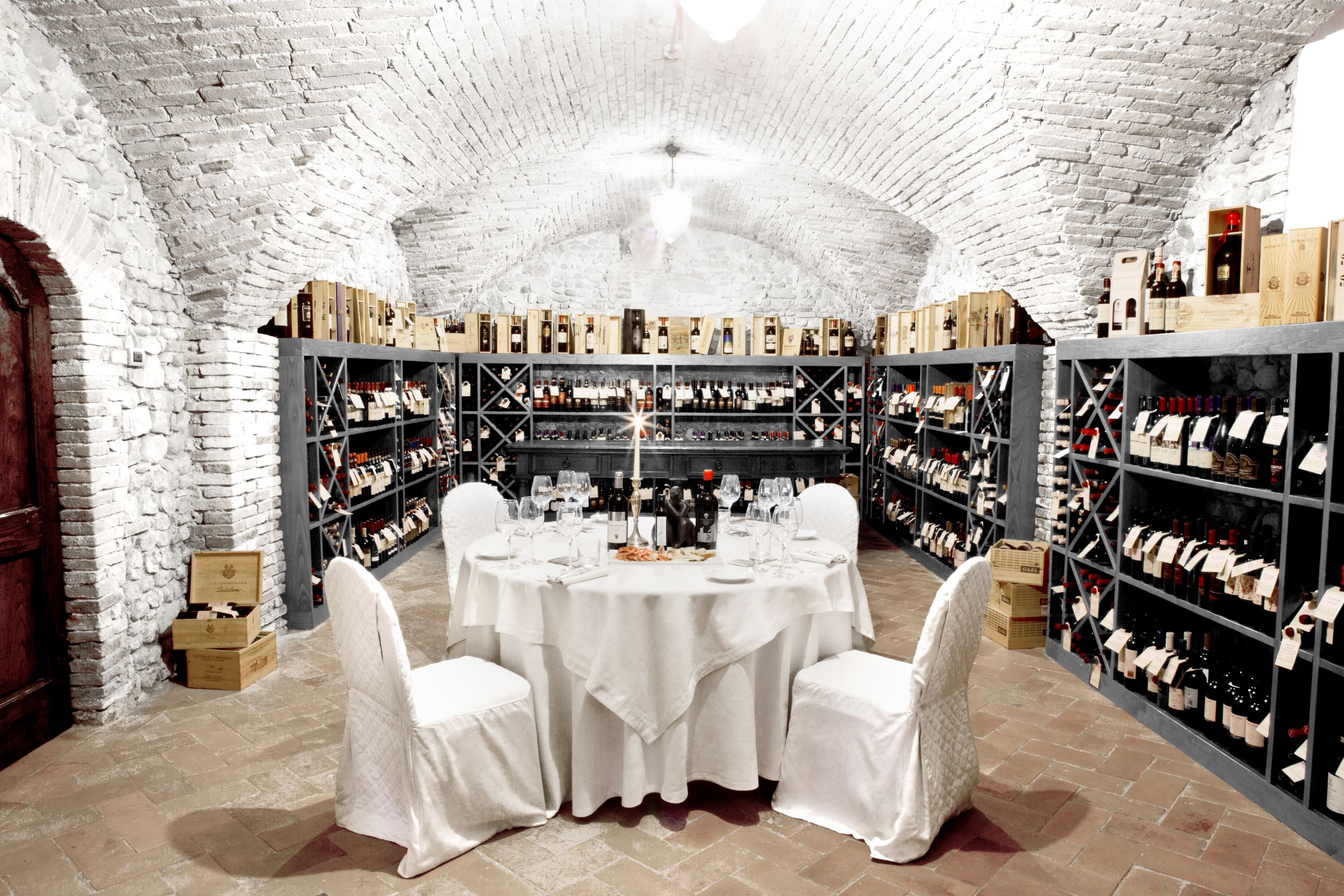 傳統酒窖延續其生命，持續提供義大利基安蒂地區的微醺。