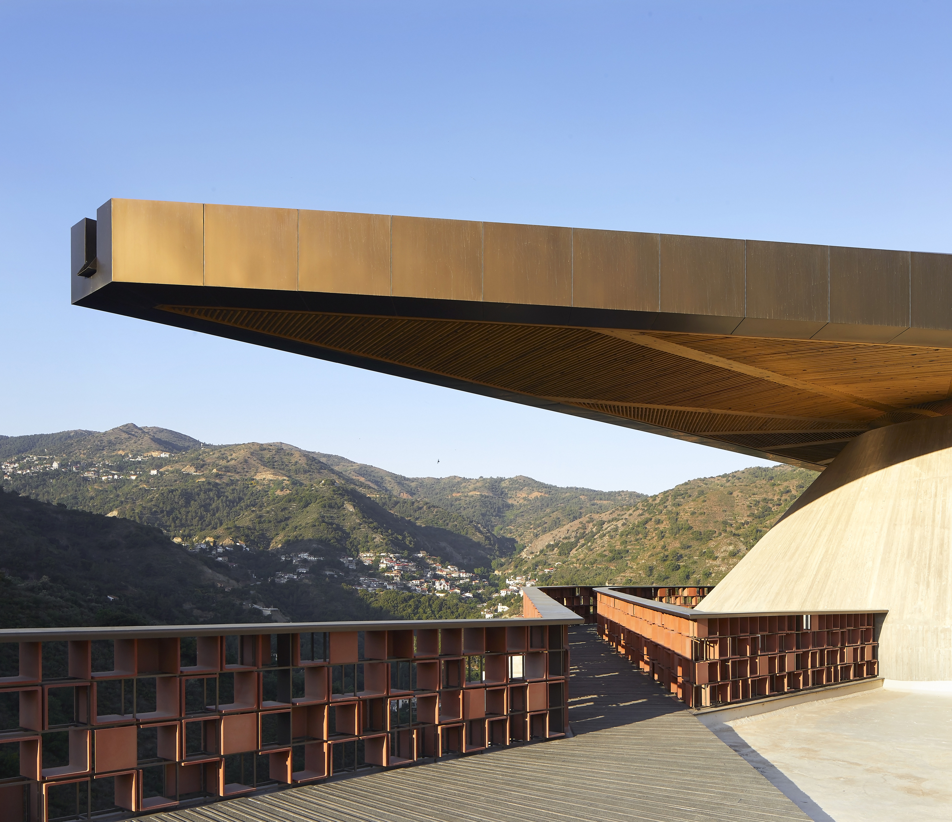 Incredible Winery Architecture：LAMPADISTIS WINE DISTILLERY 世界酒庄建筑巡礼 - 几何结构交融的现代酒庄