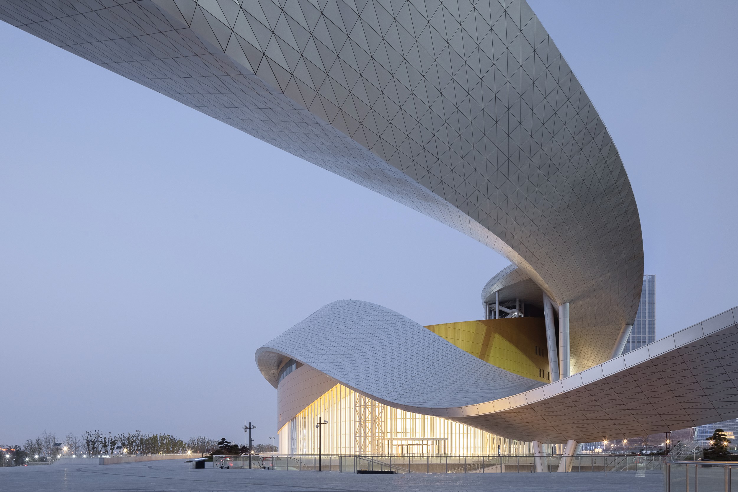 SUZHOU BAY CULTURAL CENTER 以缎带设计展现东方诗意