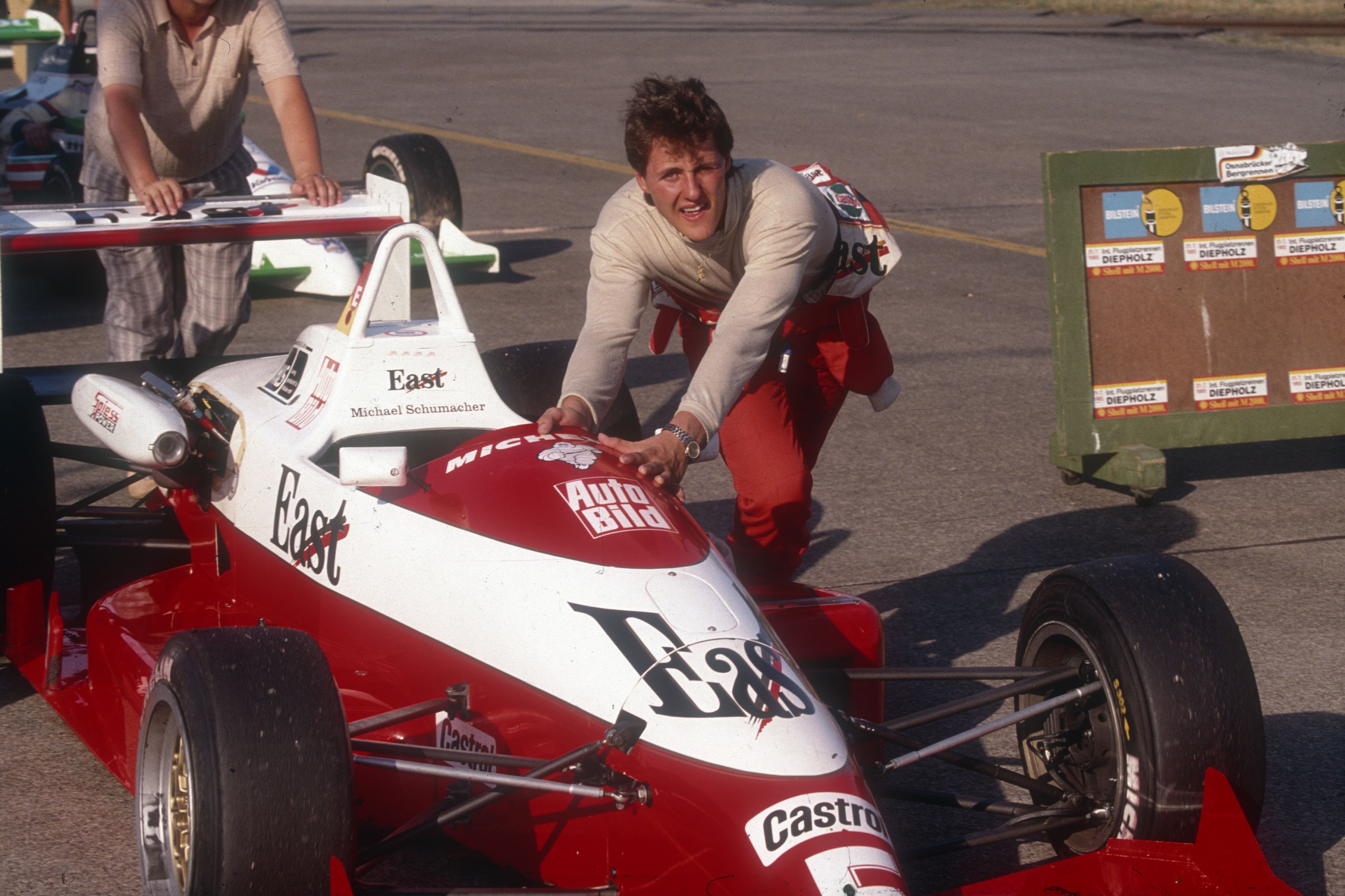 Michael Schumacher 堪称近代最知名的 F1 冠军车手，在世界各地都拥有众多车迷。
