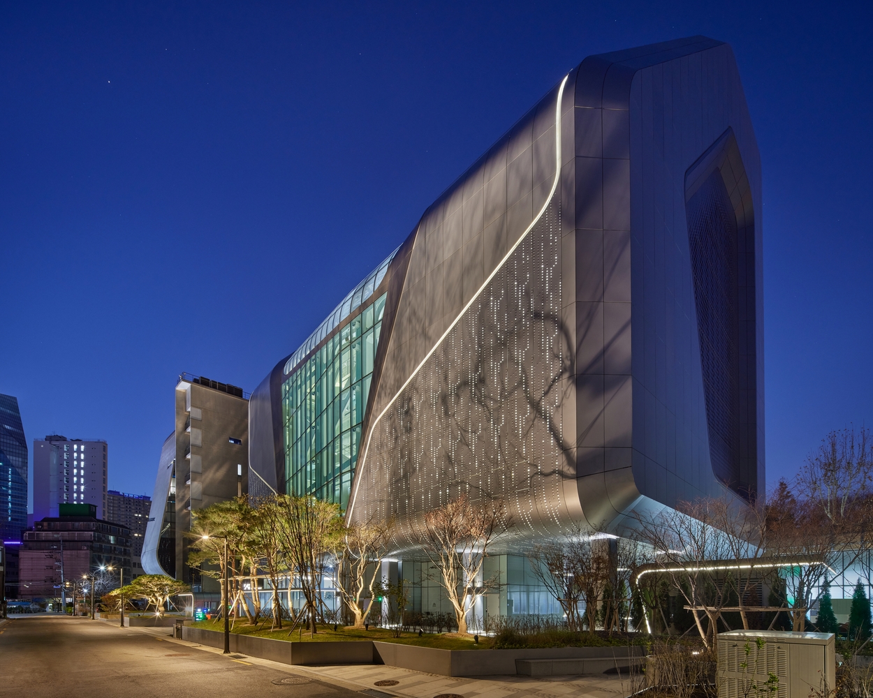 OOFFICE OF THE FUTURE: YG HEADQUARTERS 未来办公室 - 城市扬声器