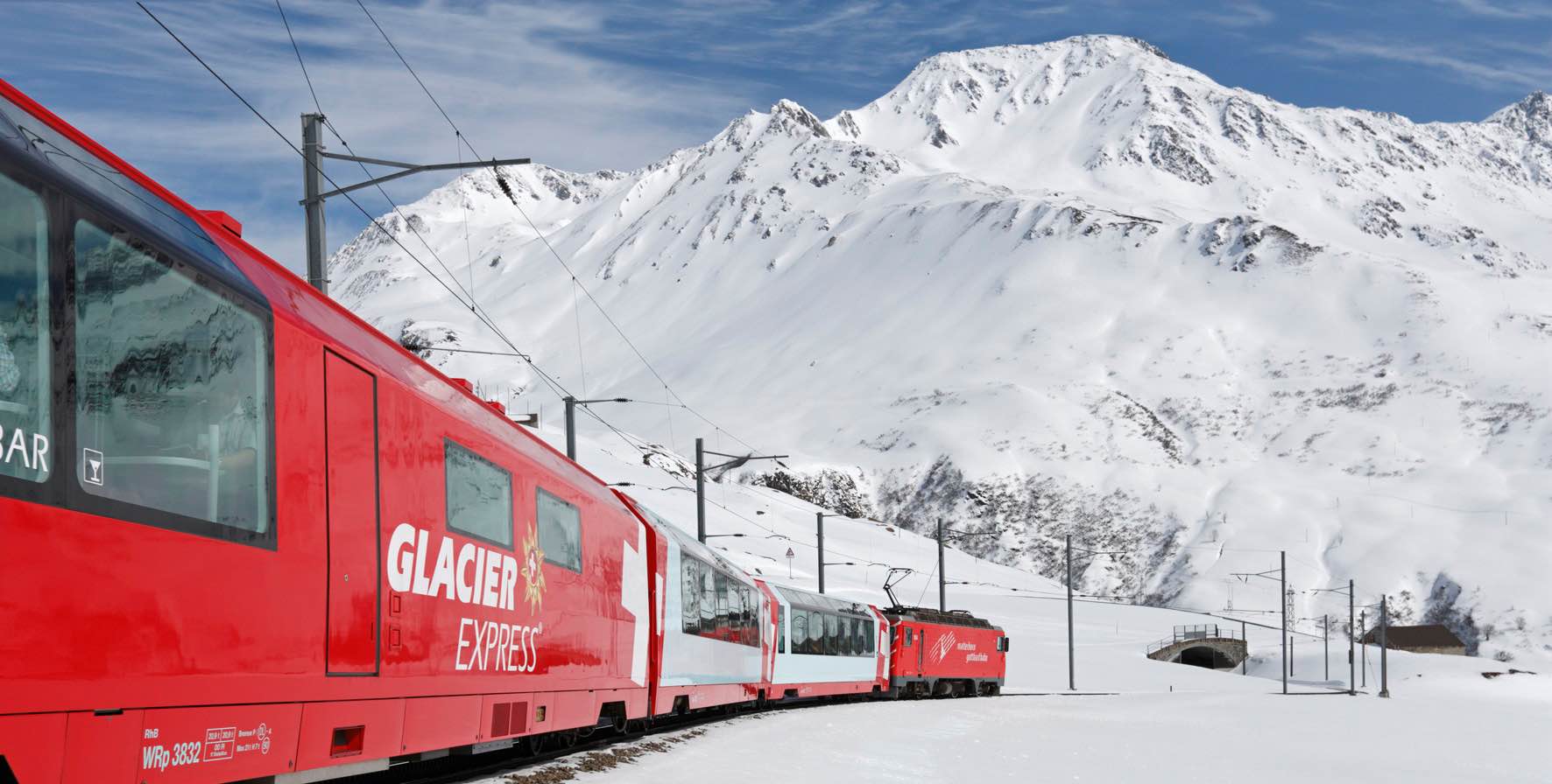 行經古代冰河遺址的冰河列車，也是欣賞阿爾卑斯群山風光的最佳景觀列車。