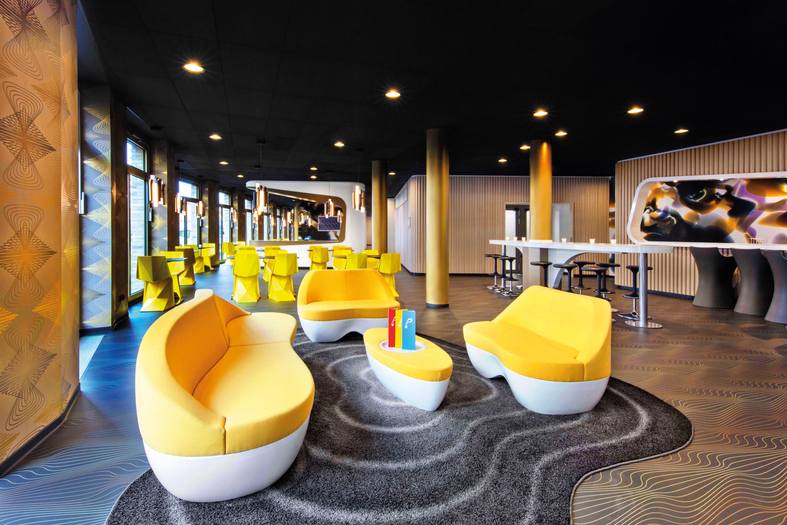 COLORFUL LIFE: PRIZEOTEL ERFURT-CITY 彩色建筑 百变魅力 - 色彩大师 Karim Rashid 旅馆新作