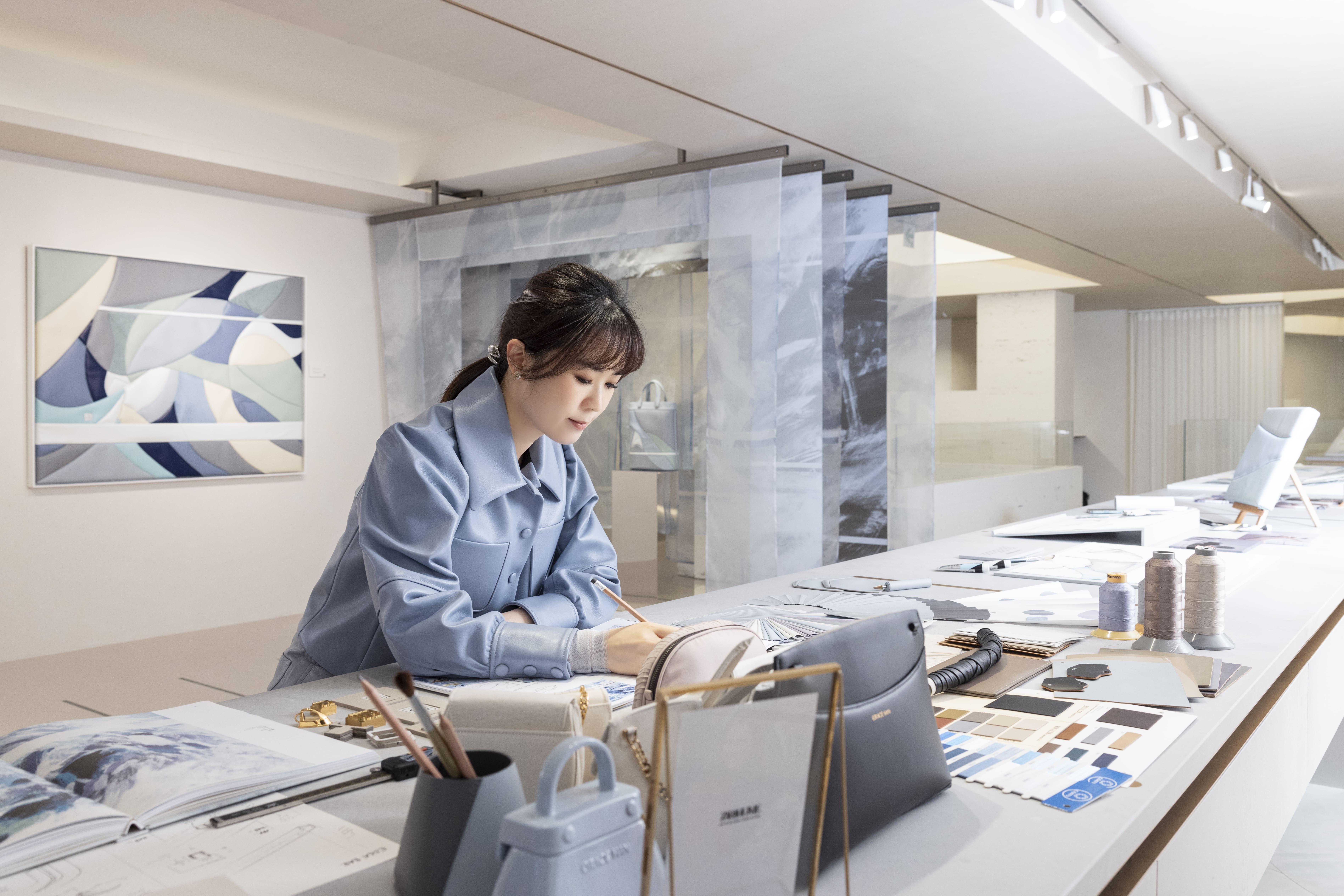 皮革艺术家王思涵（ Grace Wong ），将亚洲首间品牌艺术概念店落脚台北。