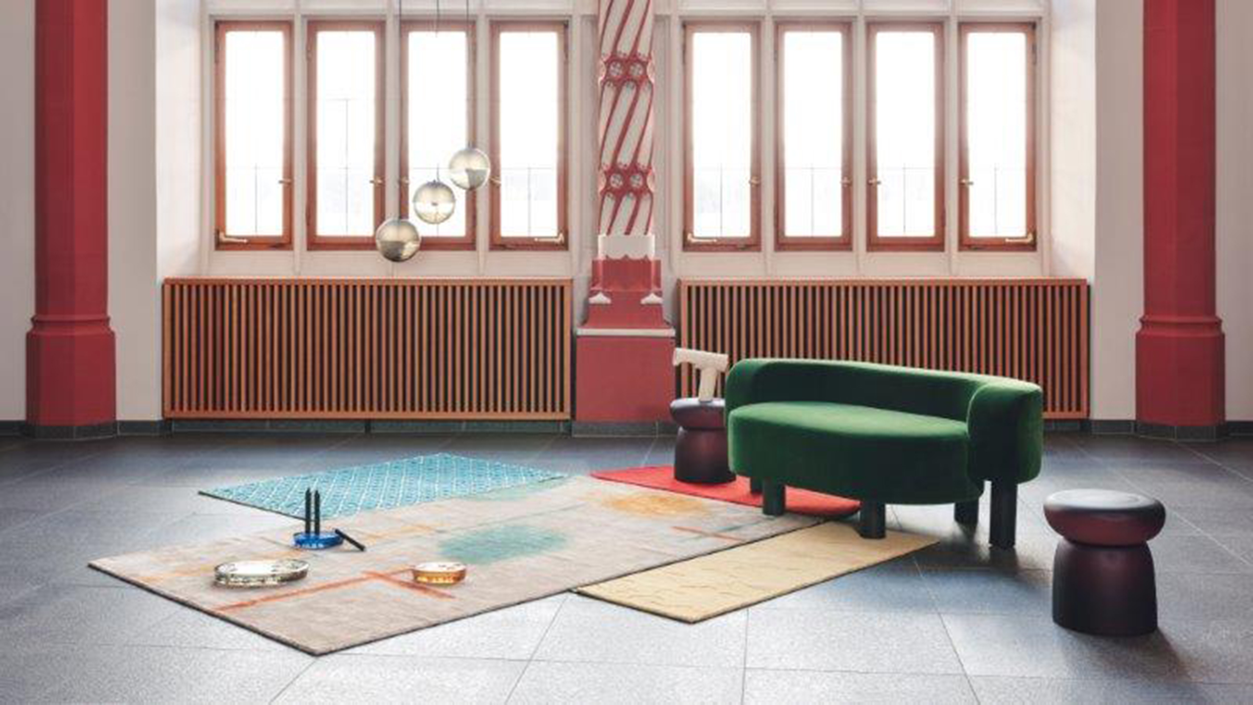 Sacha Walckhoff 與 Lacroix 合作推出的現代地毯與居家設計，以強烈色彩展現當代生活的豐富多元感。