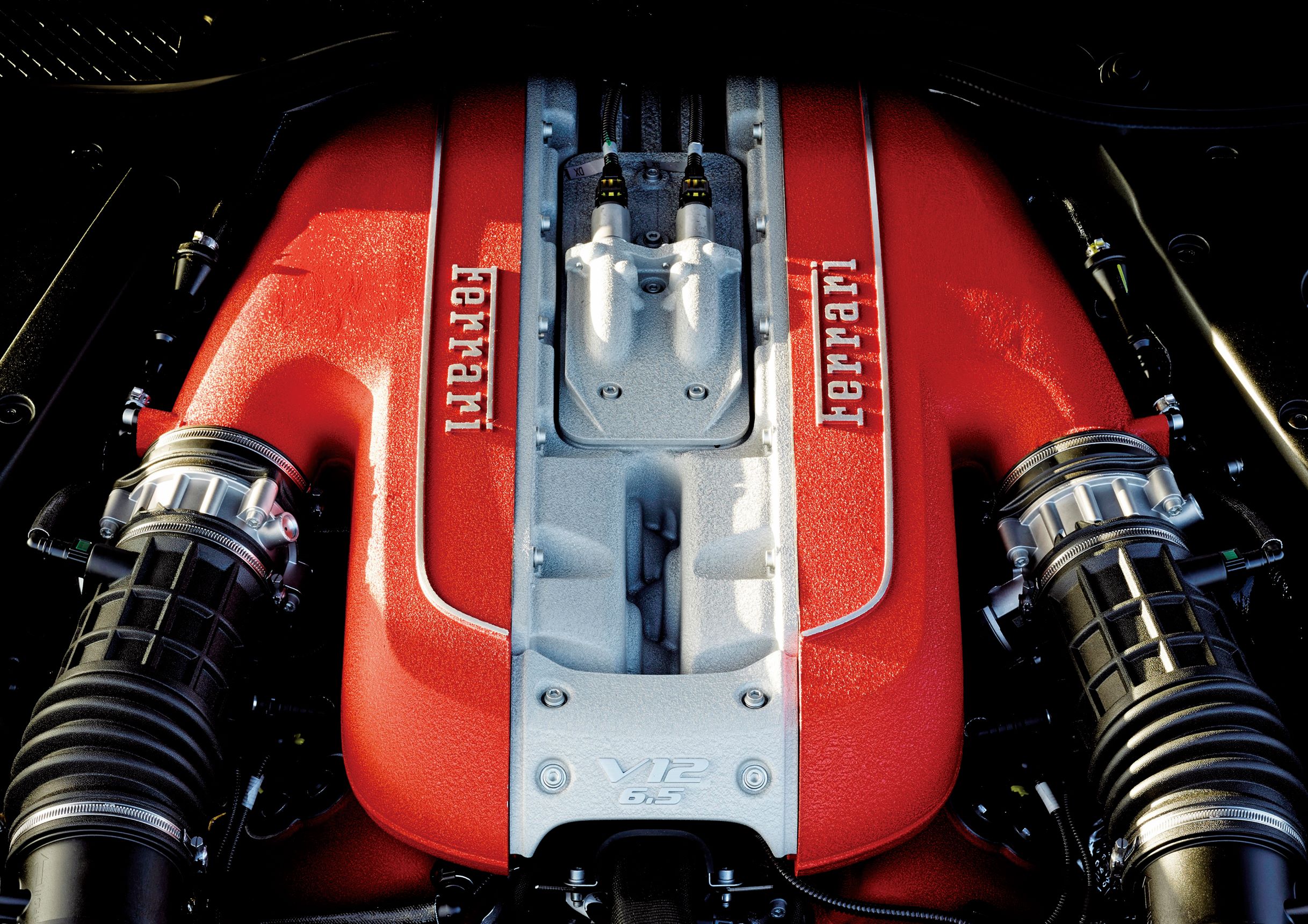 代號 F140GA 的 V 型 12 缸引擎，是當前法拉利的鎮山之寶，只有旗下最極致跑車才會使用。