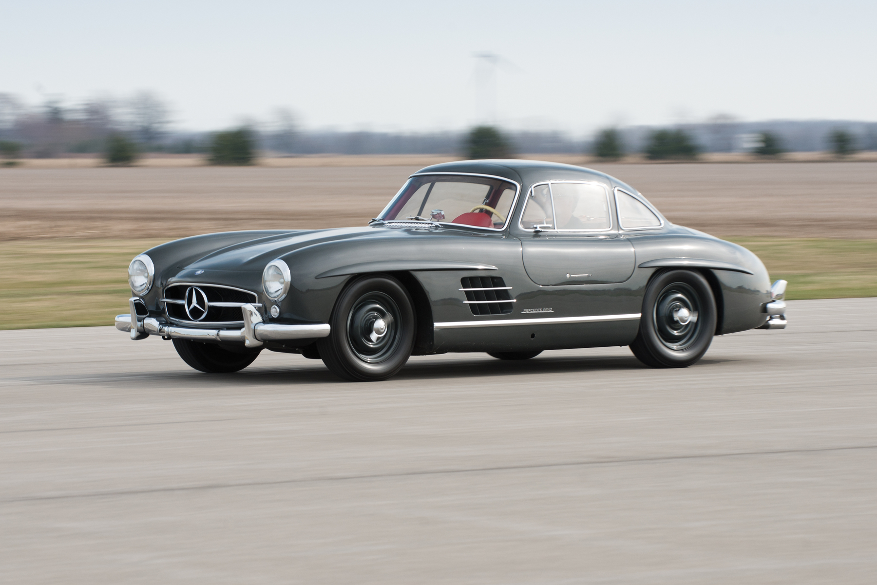 Mercedes-Benz 能穩定進行長時間高速奔馳，是 GT 跑車的重要能力。