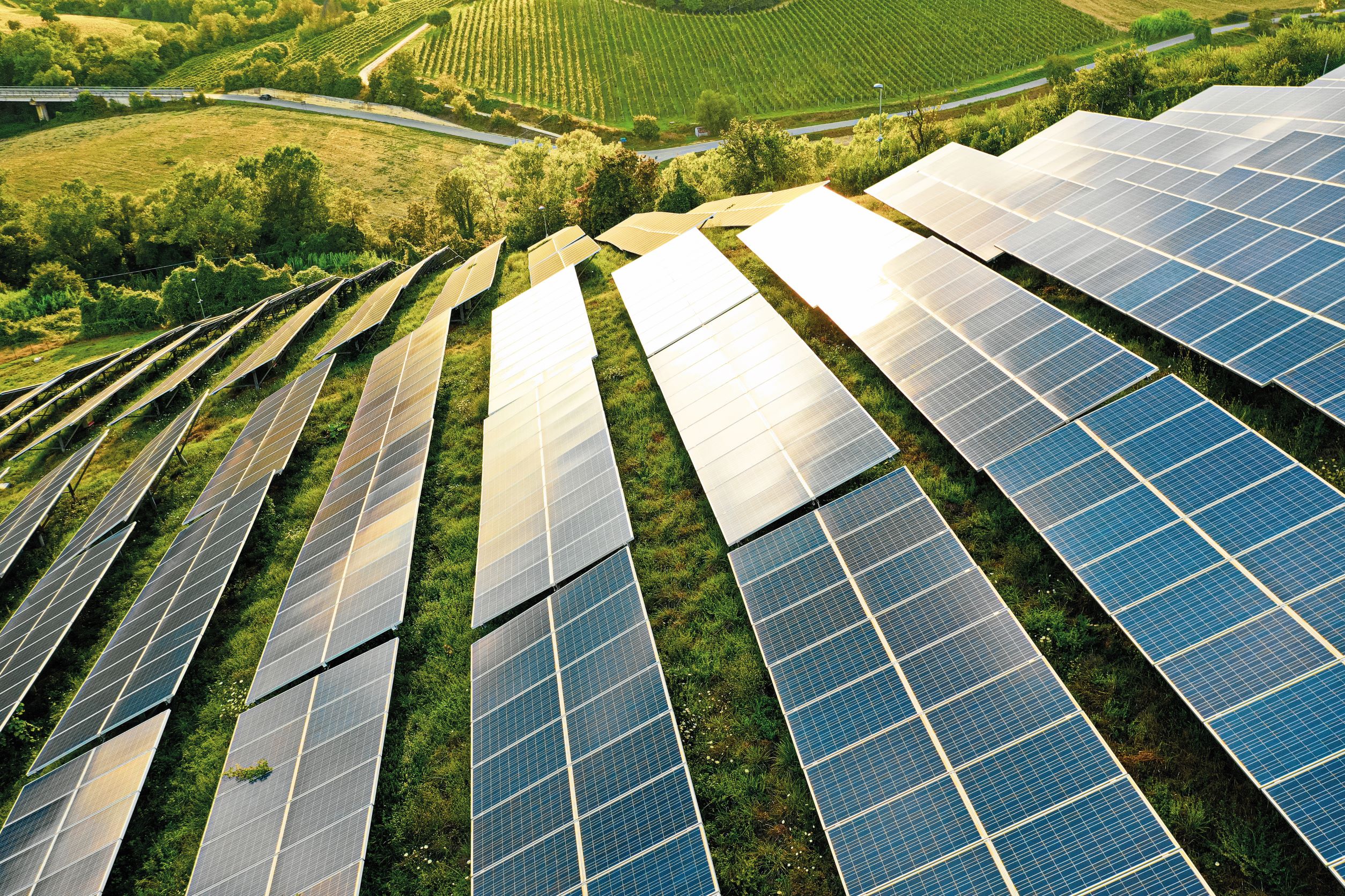 INFLECTION POINT FOR GREEN ENERGY? 綠能轉捩點到來？