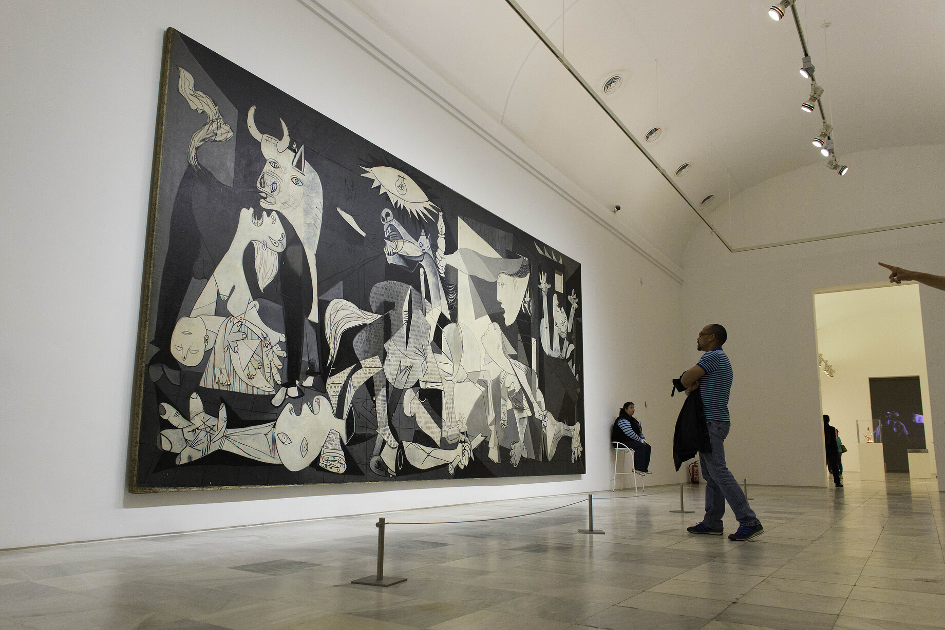 收藏在索菲亞王后藝術中心的《格爾尼卡》，被譽為畢卡索藝術生涯的集大成之作。(César Lucas Abreu © Madrid Destino)