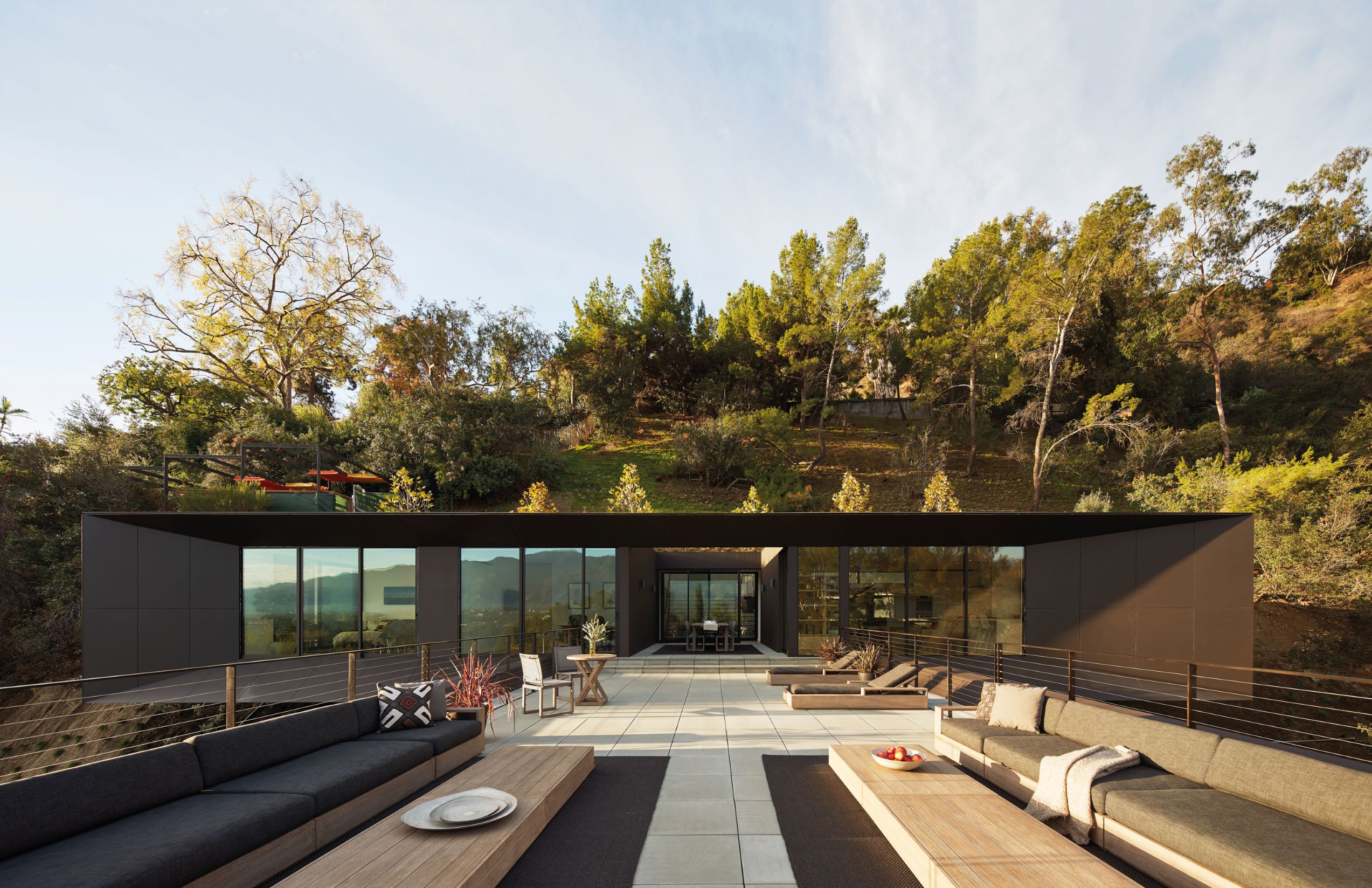 THE WORLD'S GREATEST ARCHITECTURE PROJECTS: LR2 RESIDENCE 2020 最受矚目獲獎建築 - 封閉與開放交錯的住宅
