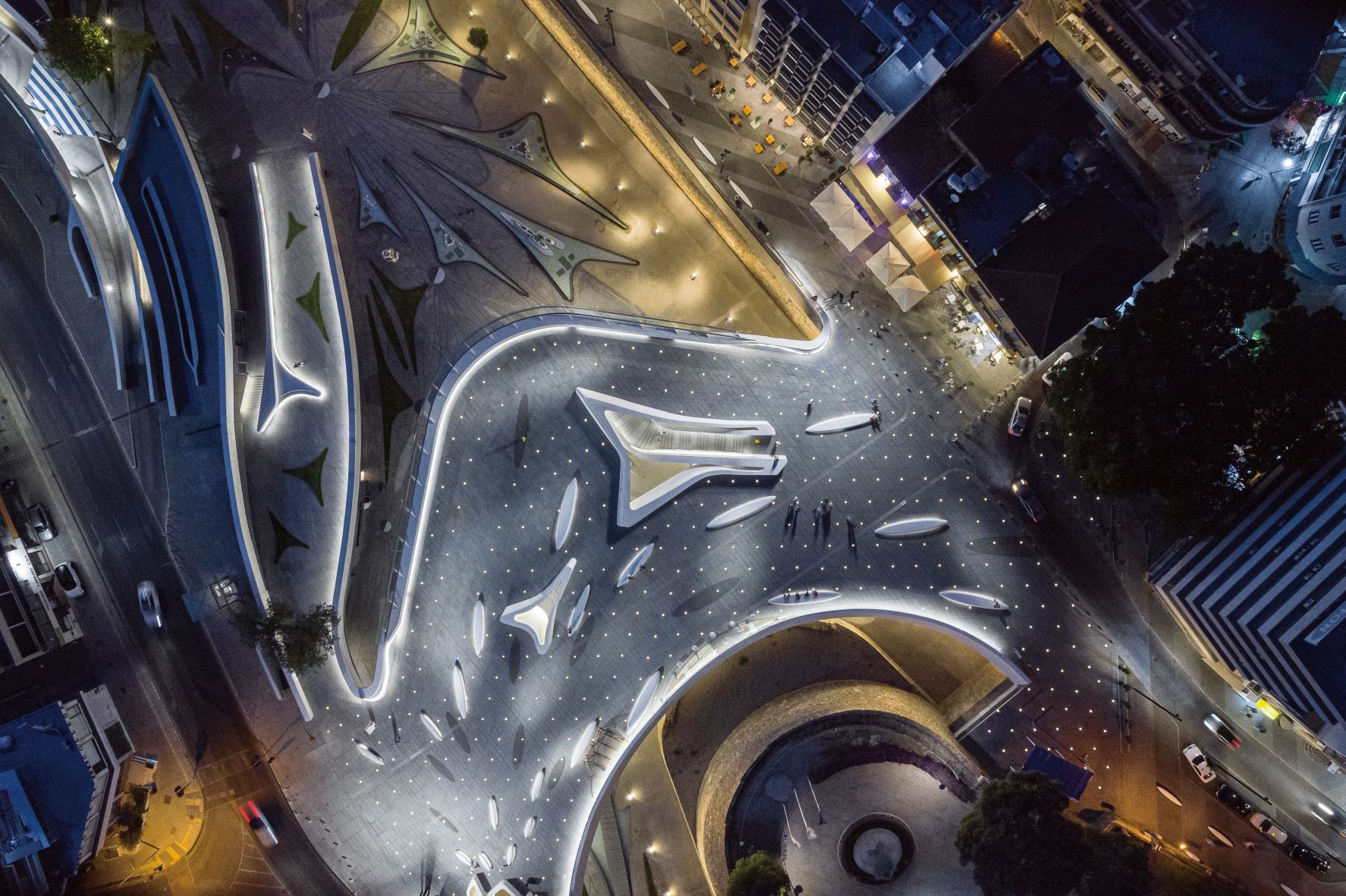 LANDSCAPE ARCHITECTURE:  ELEFTHERIA SQUARE 景观建筑 与环境共舞 - 以桥梁公园重塑古代护城河