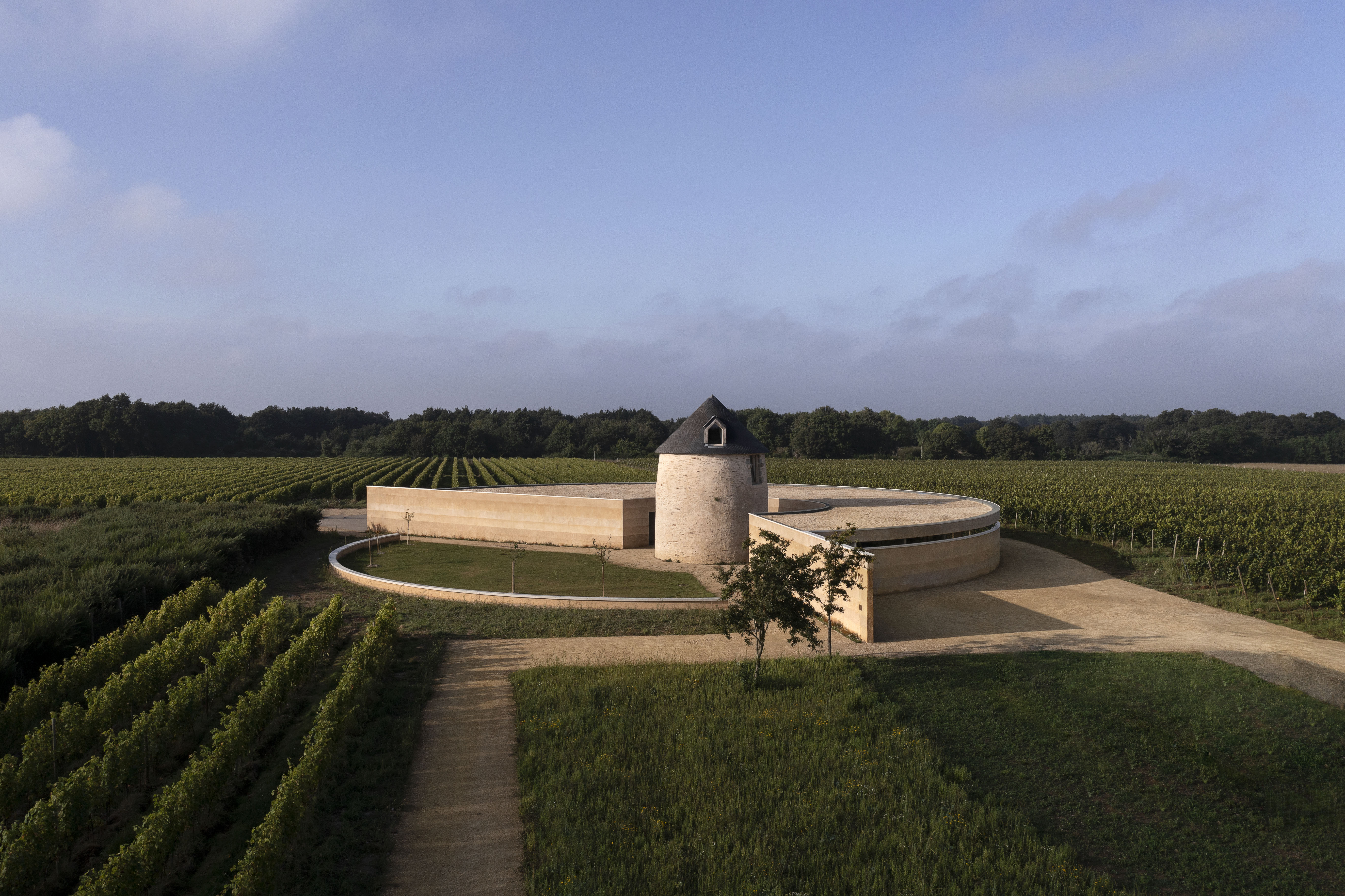 Incredible Winery Architecture：WINE STOREHOUSE 世界酒莊建築巡禮 - 以圓形設計詮釋釀酒循環