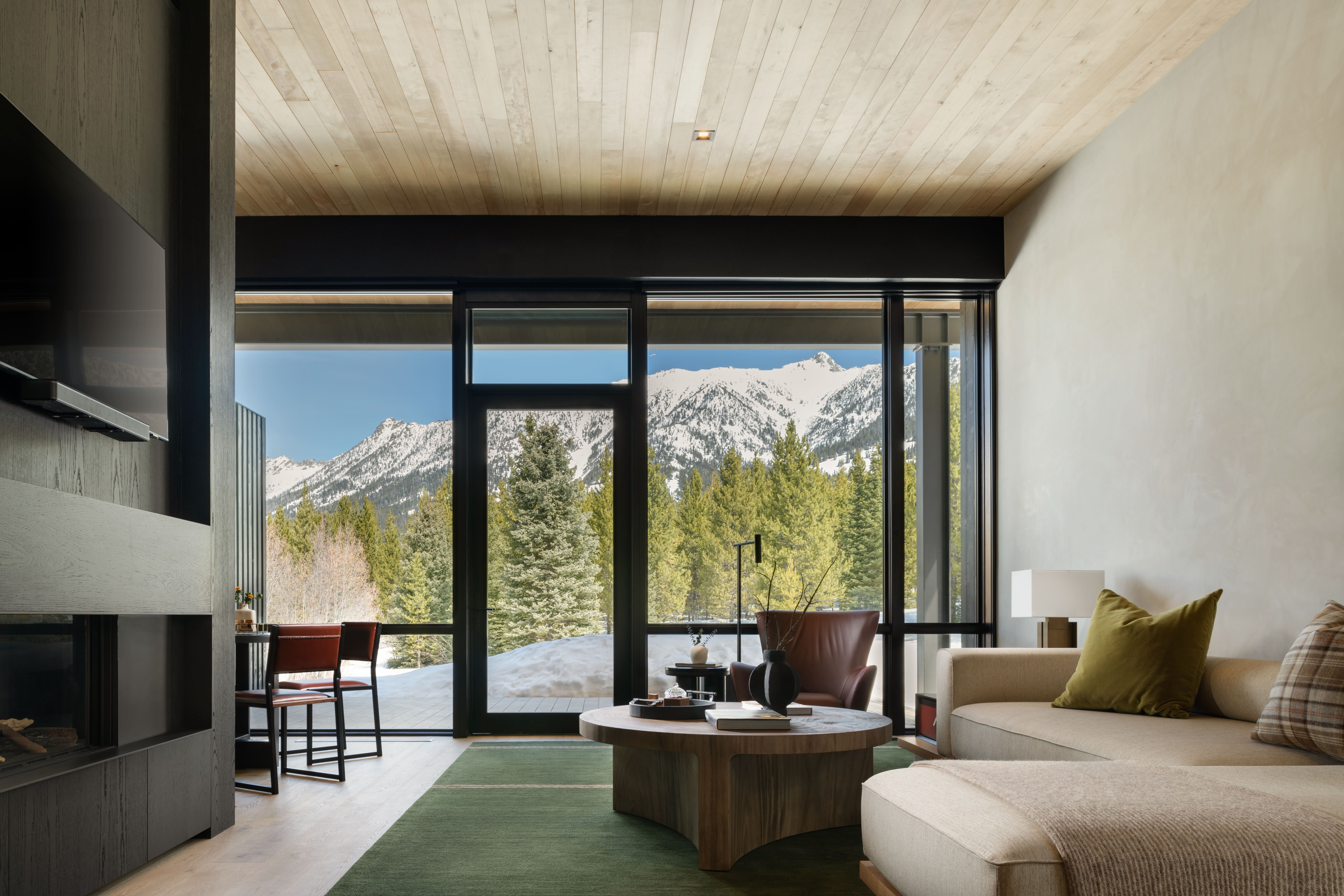 坐擁壯麗山景的 One&Only Moonlight Basin 豪華小屋。