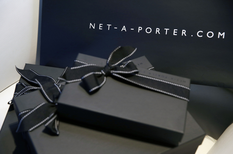 在 2000 年由英國時尚編輯 Natalie Massenet 創立的 Net-A-Porter，一開始就瞄準高端客戶，提供等同實體店的加乘服務，根據本人描述，她希望消費者每次來到這裡購物都像「收到一份禮物」。