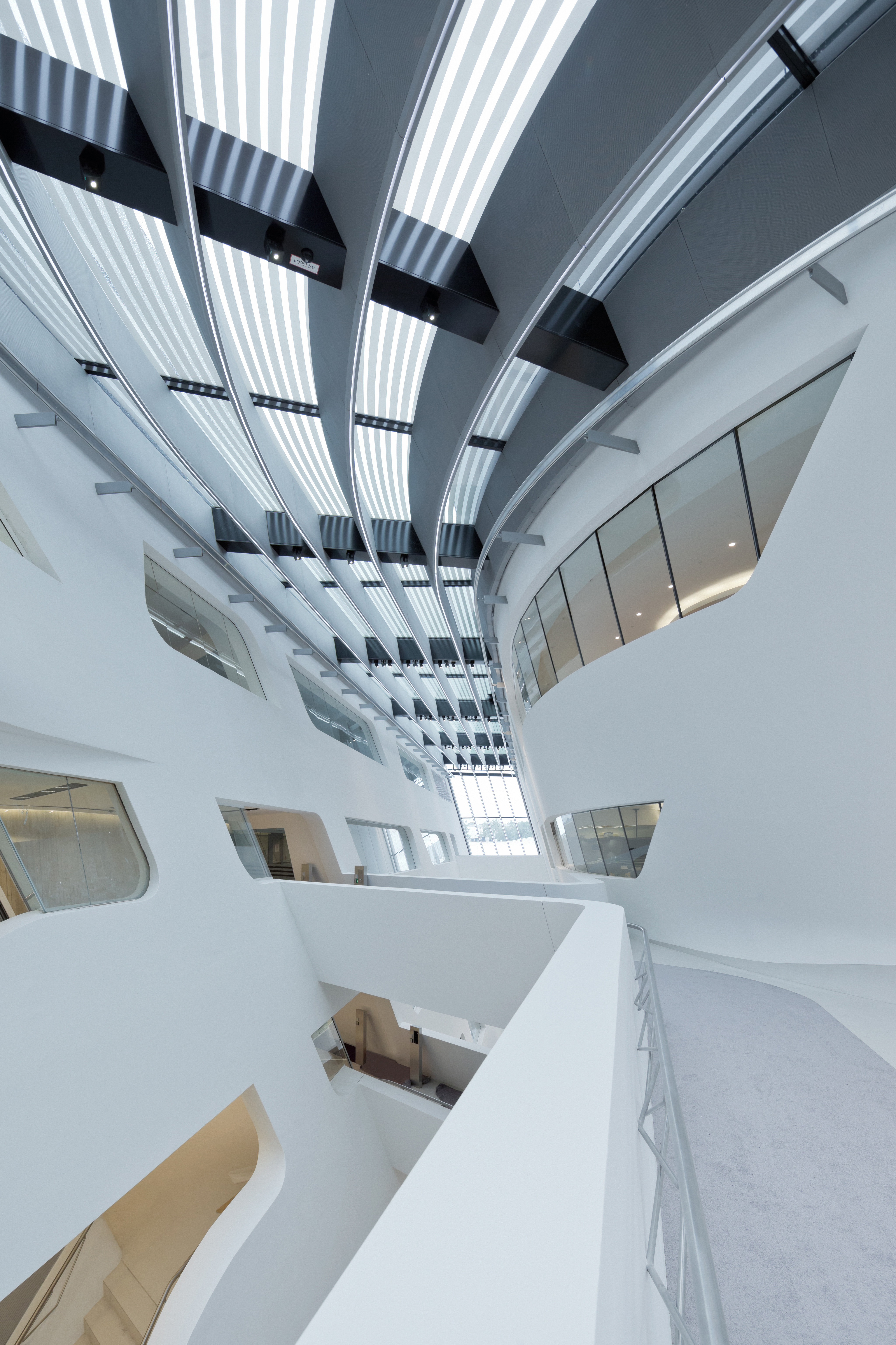 Zaha Hadid 的太空感建築