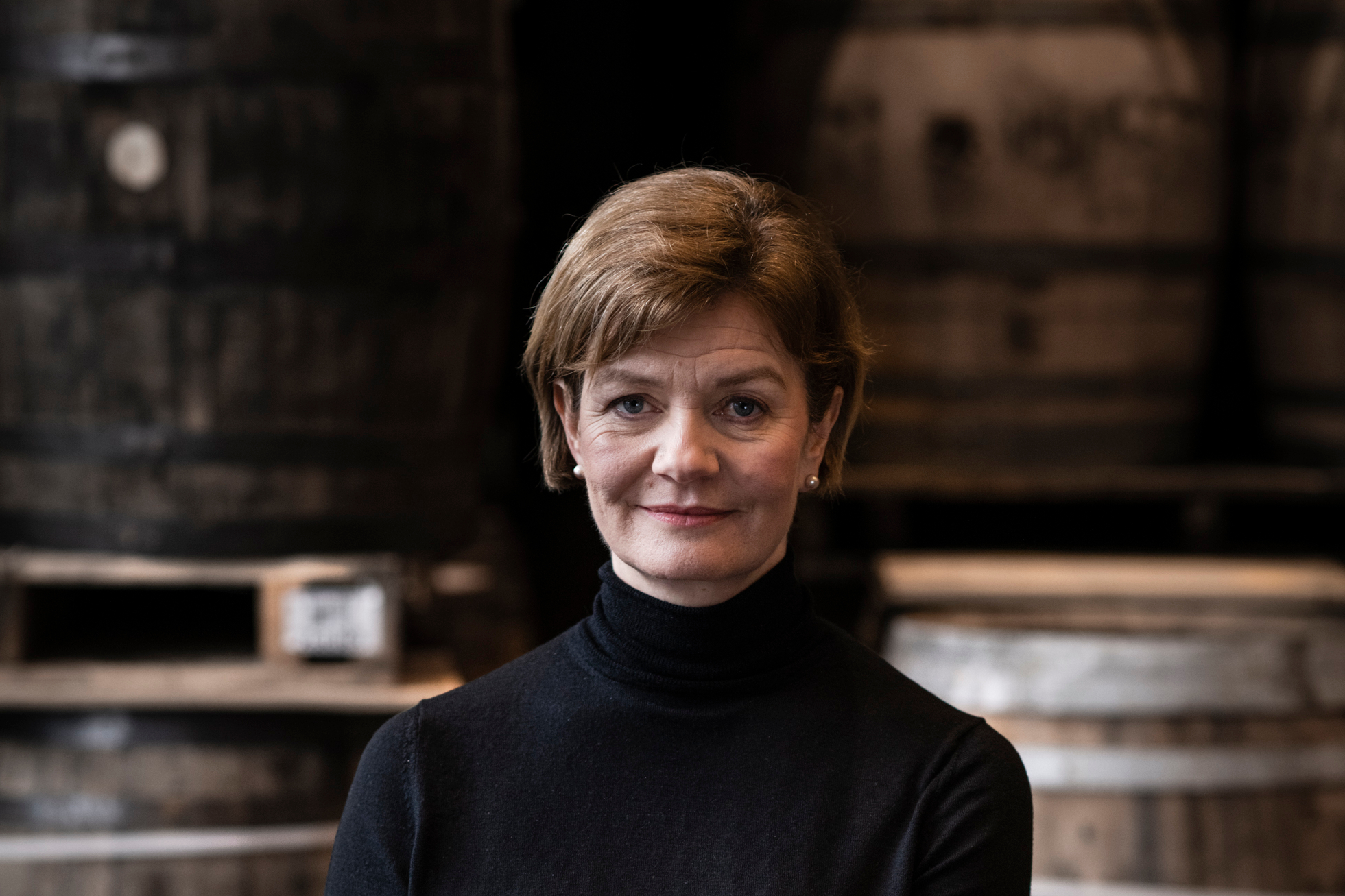 Stephanie MacLeod 在 1998 加入 Bacardi， 於 2006 開始擔任 John Dewar & Sons 的首席調酒師至今。