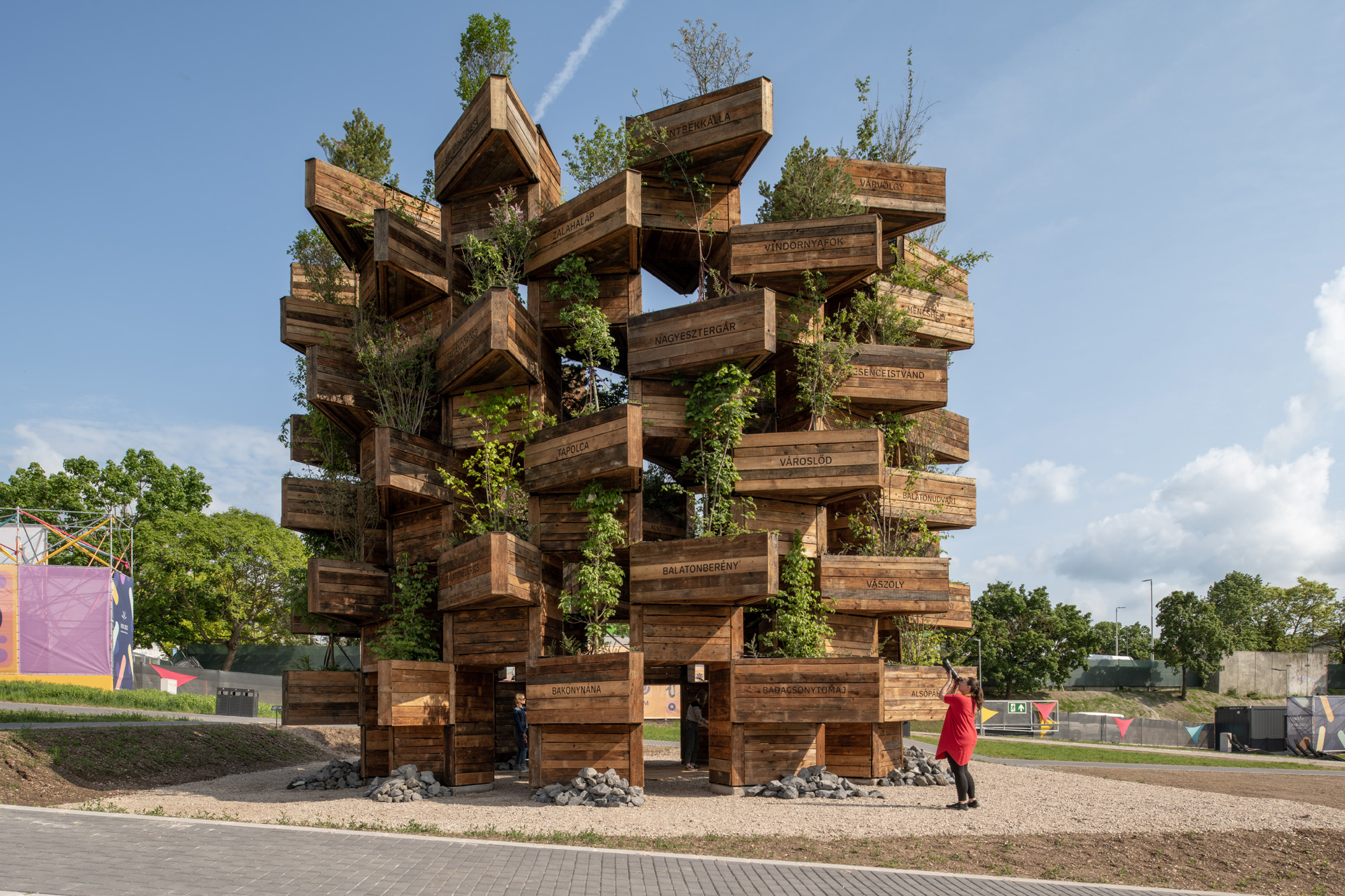 2023 欧洲文化之都纪念碑 Garden of Communities， 是 Veszprém-Balaton 最新的打卡地标。